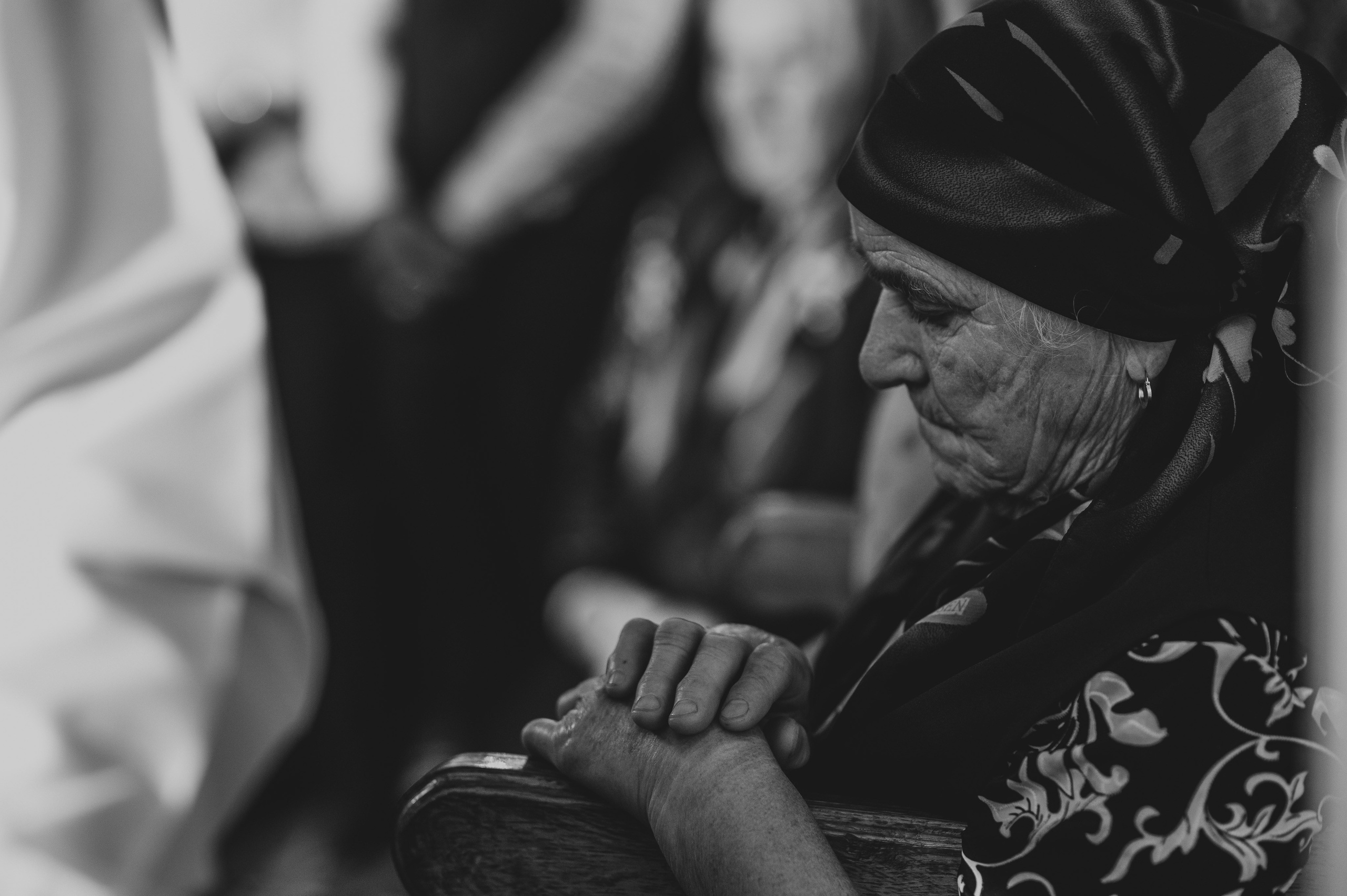 Fotograf profesionist de nuntă. Cu o abordare creativă și tehnici unice, spunem povestea voastră prin imagini pline de iubire și naturalețe. Descoperă arta fotografiei de nuntă . Fotograf Iasi, fotograf de nunta Suceava. Fotografii de nuntă. Pachet fotografii de nuntă. Fotograf Iasi, fotograf Suceava, fotograf Botosani, fotograf Romania. Servicii foto nuntă. Servicii foto-video.