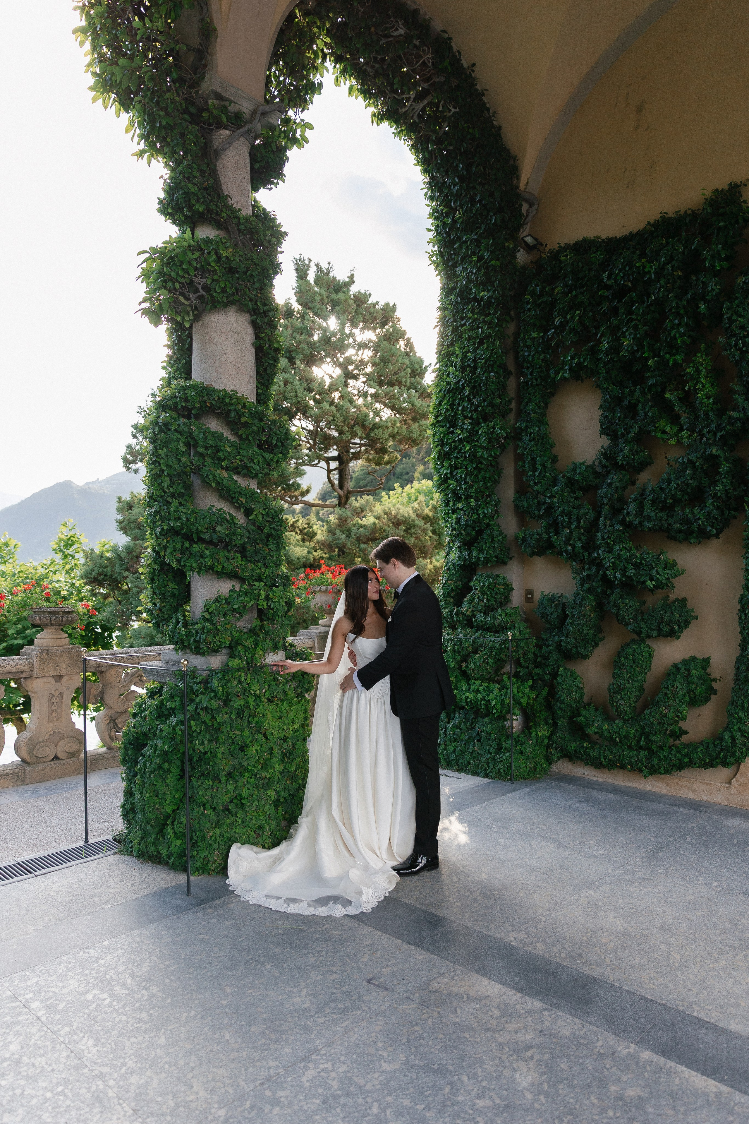 Lily & Zach, Villa del Balbianello. Photographer in Italy Anna Linnik
