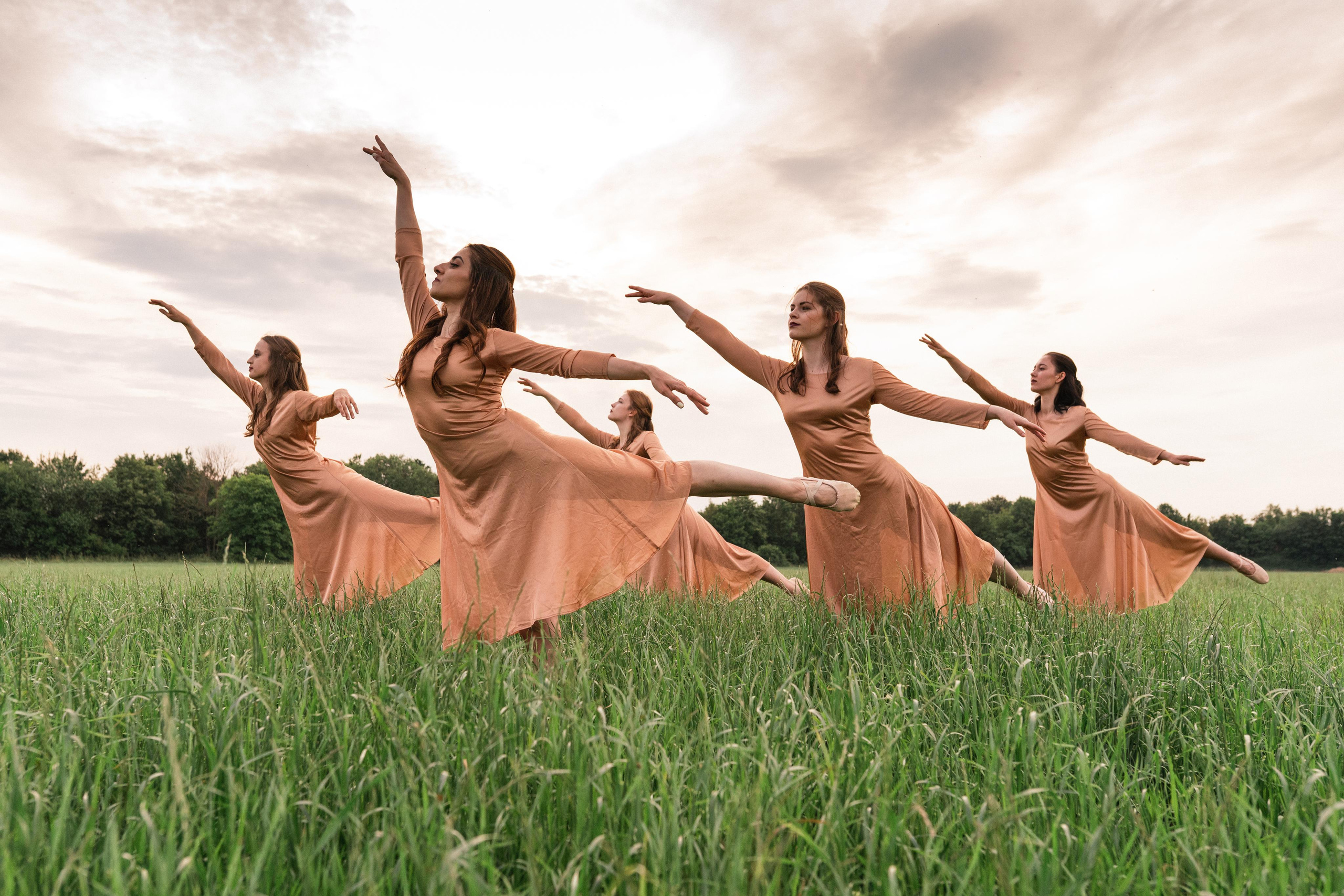 Sunset with Ballett Releve. Photography and bodyart in Cologne — Sylvette Loda