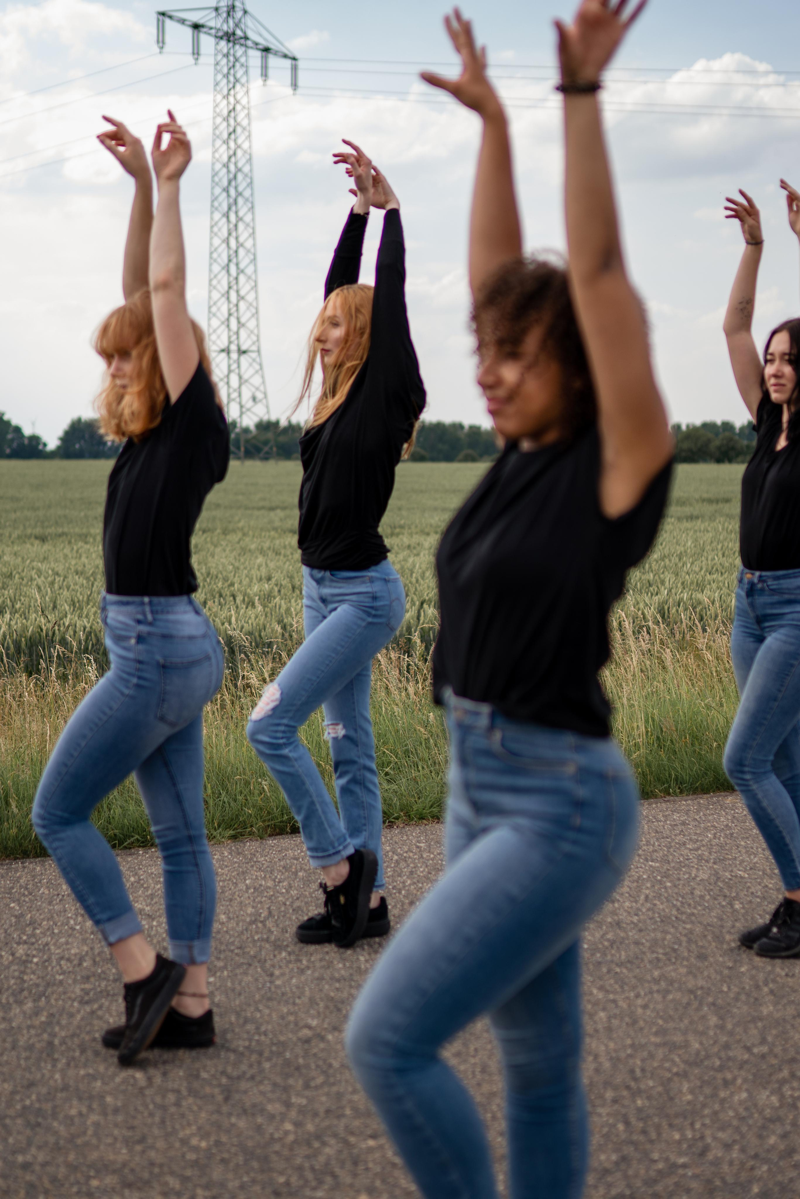 Ballett Releve — Toxic. Fotografie und Henna Kunst in Köln — Sylvette Loda