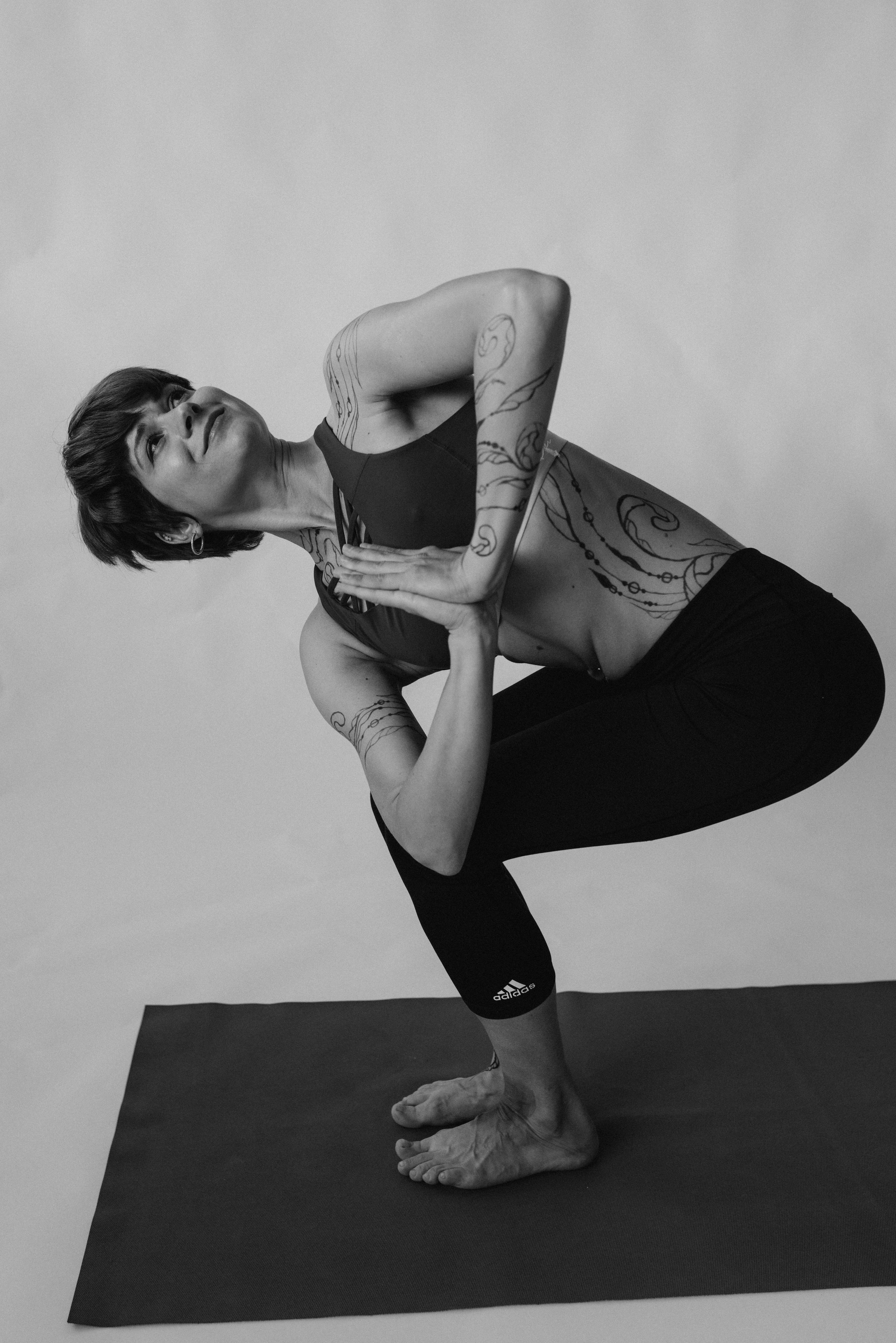 Yoga with Lada — jagua bodyart. Fotografie und Henna Kunst in Köln — Sylvette Loda