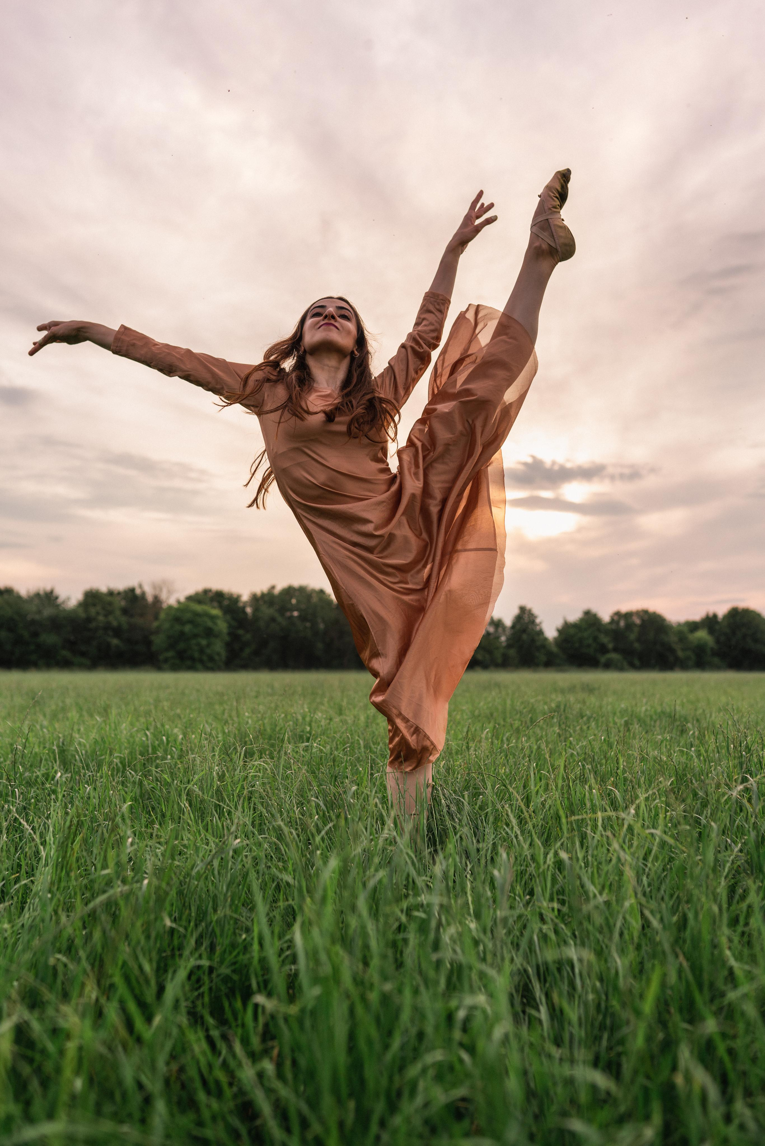 Sunset with Ballett Releve. Photography and bodyart in Cologne — Sylvette Loda