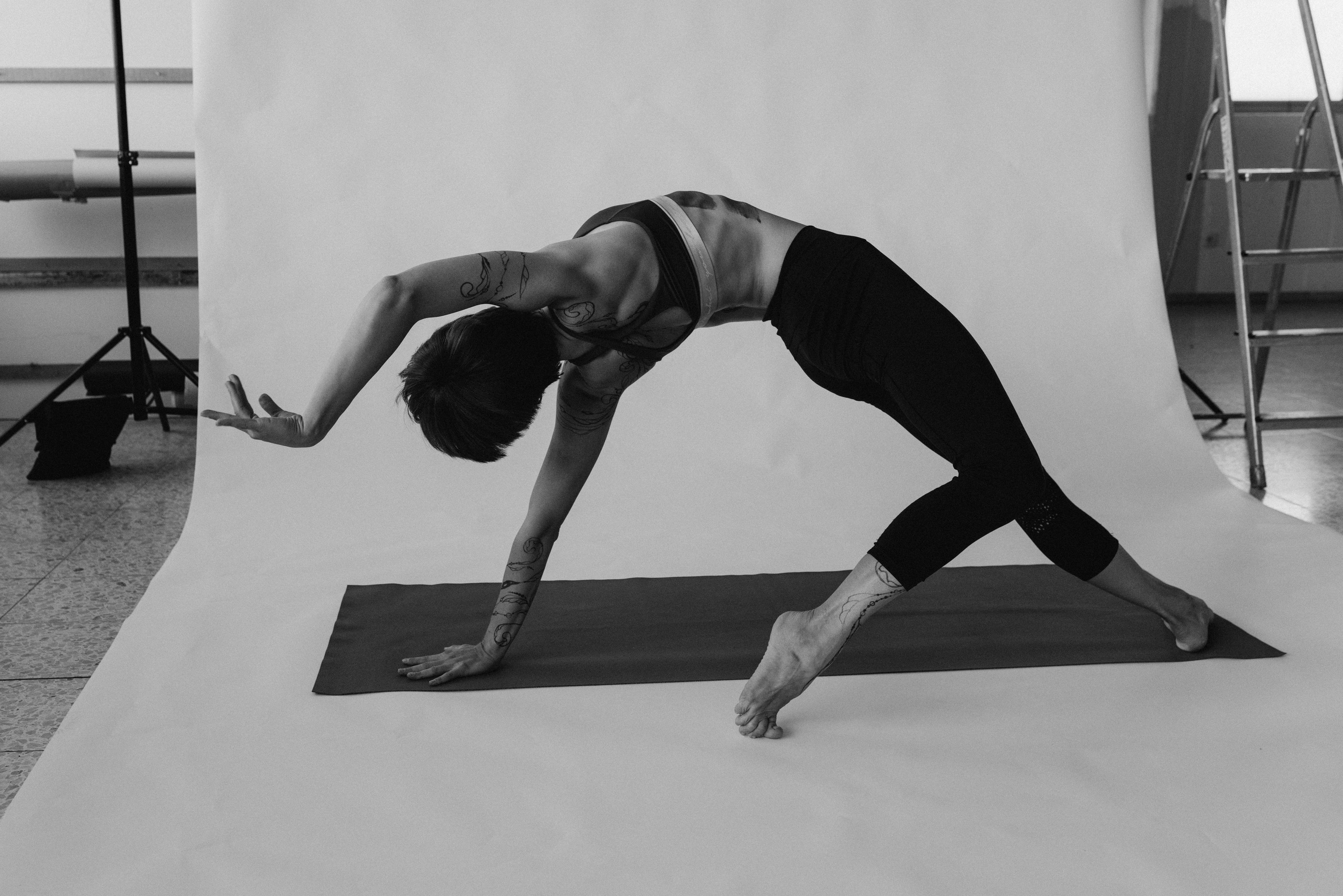 Yoga with Lada — jagua bodyart. Fotografie und Henna Kunst in Köln — Sylvette Loda