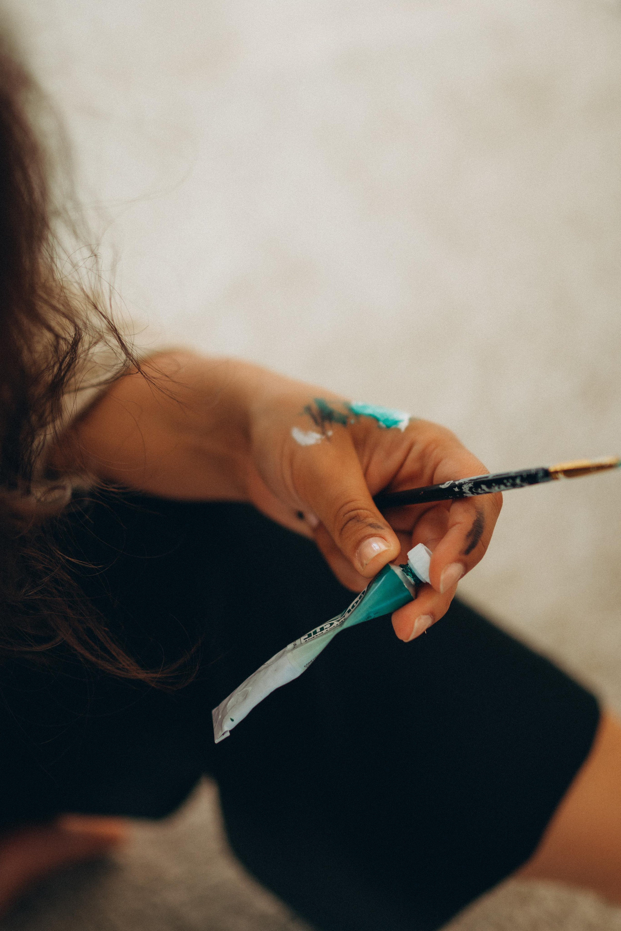 The artist Bahareh. Photography and bodyart in Cologne — Sylvette Loda