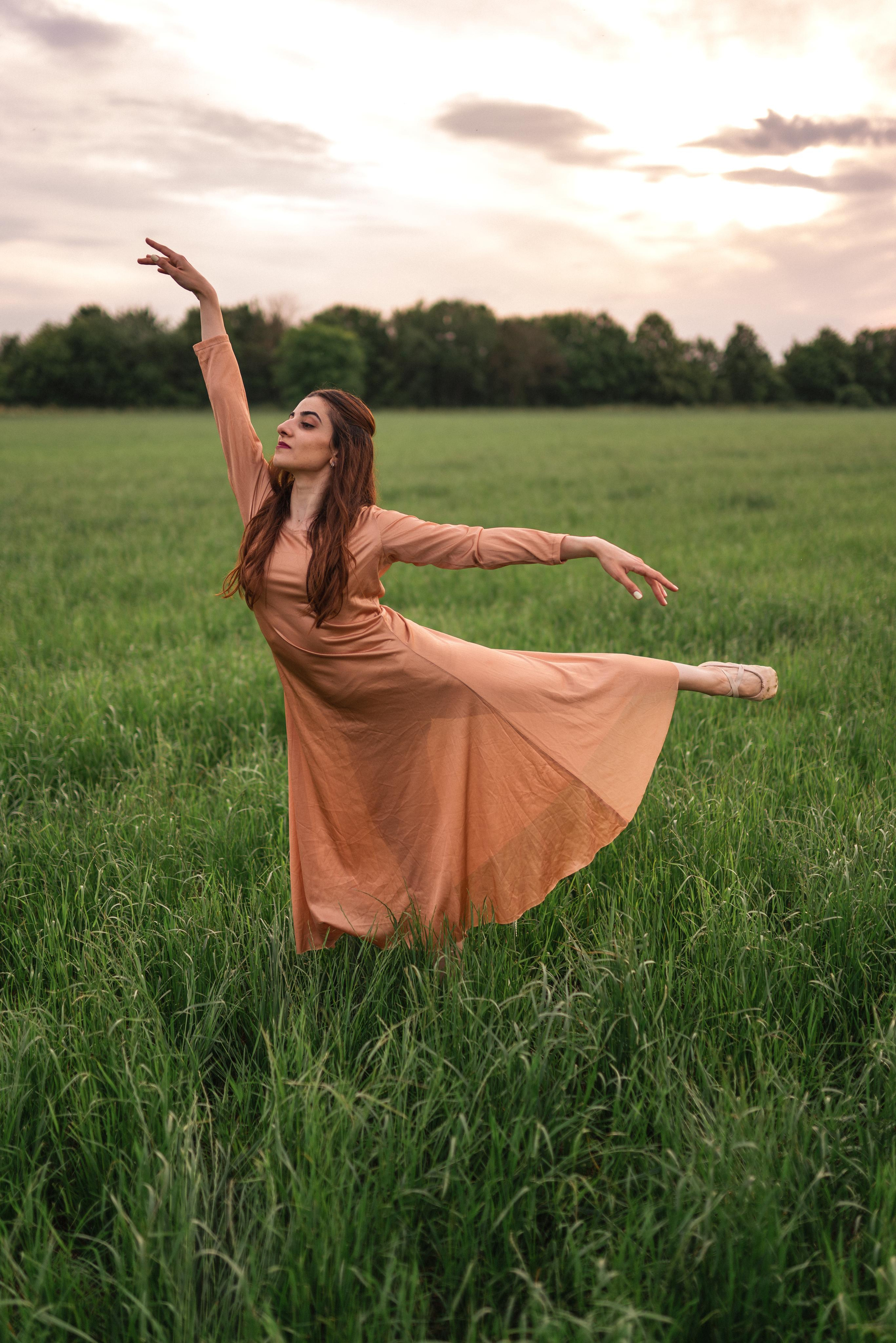 Sunset with Ballett Releve. Photography and bodyart in Cologne — Sylvette Loda