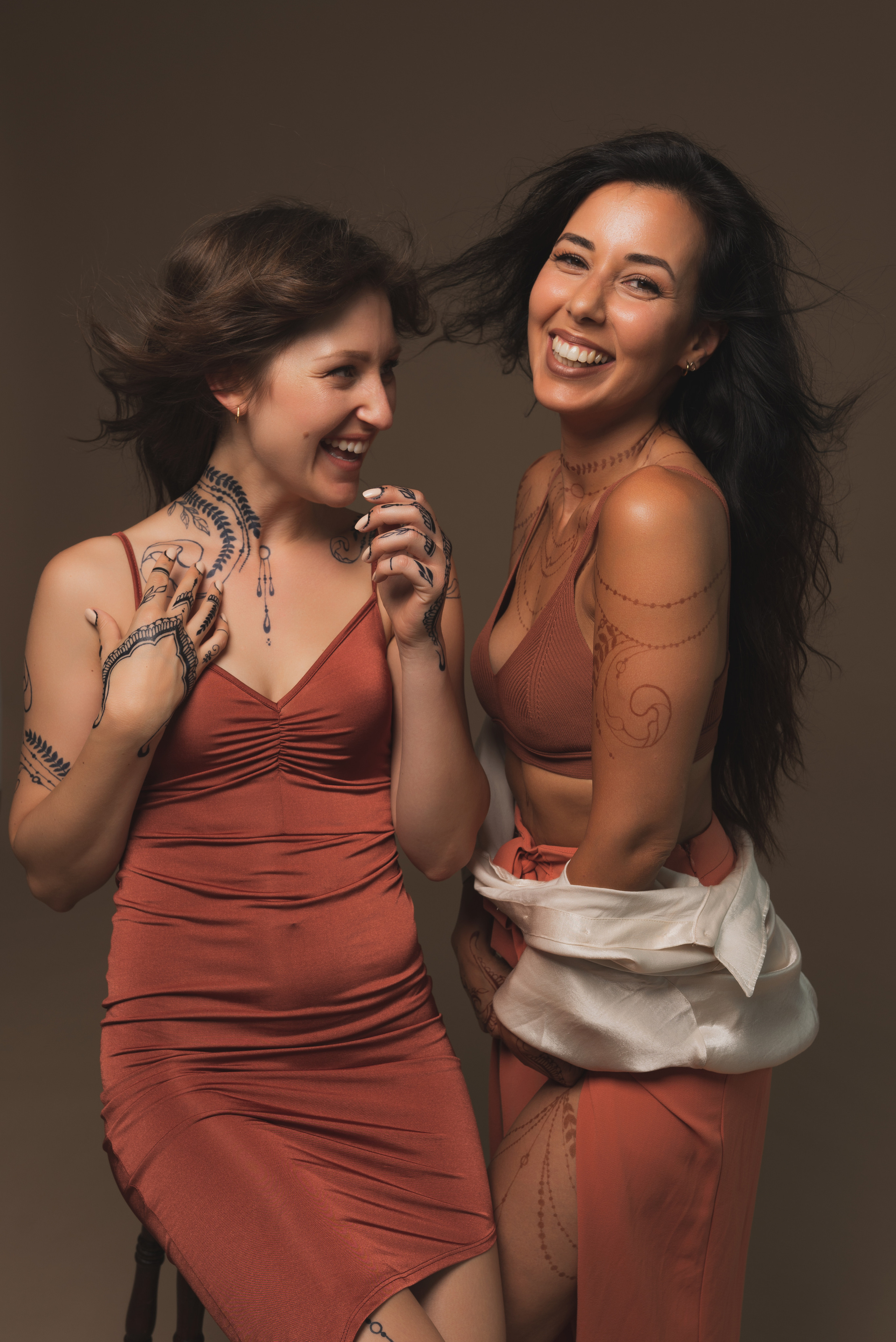 Evelyn & Safi — jagua and henna bodyart. Photography and bodyart in Cologne — Sylvette Loda