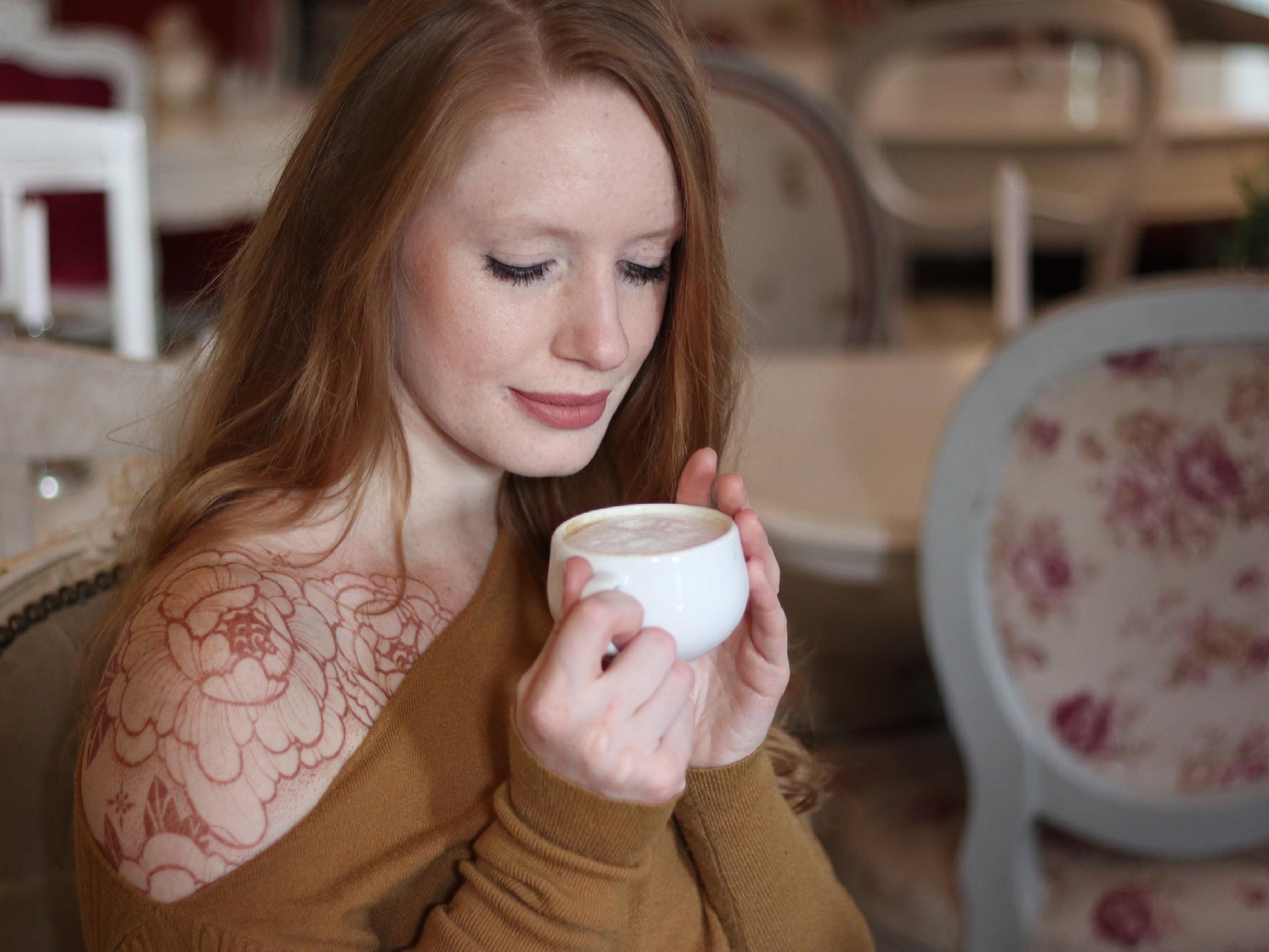 Hennakunst. Fotografie und Henna Kunst in Köln — Sylvette Loda