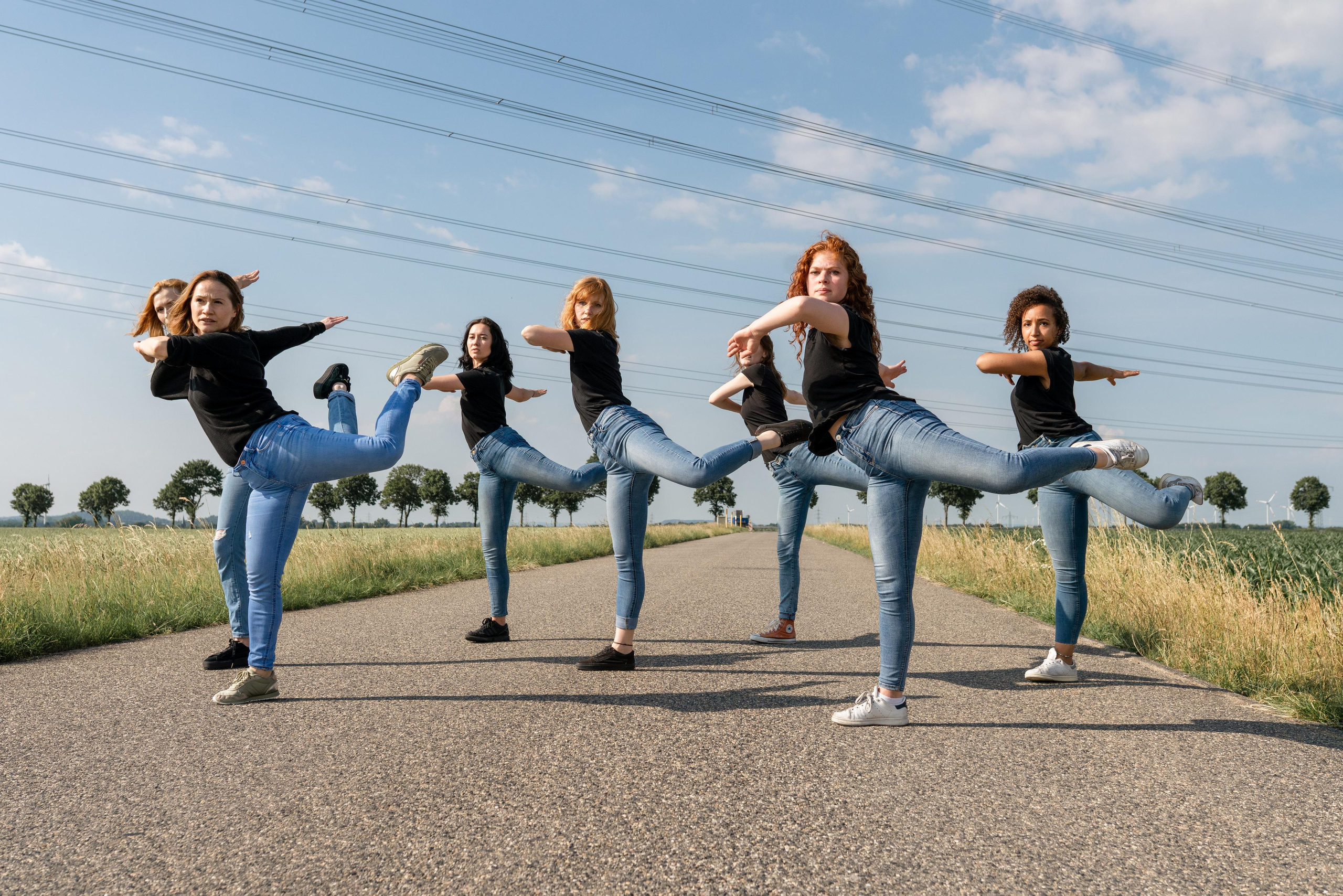Ballett Releve — Toxic. Fotografie und Henna Kunst in Köln — Sylvette Loda