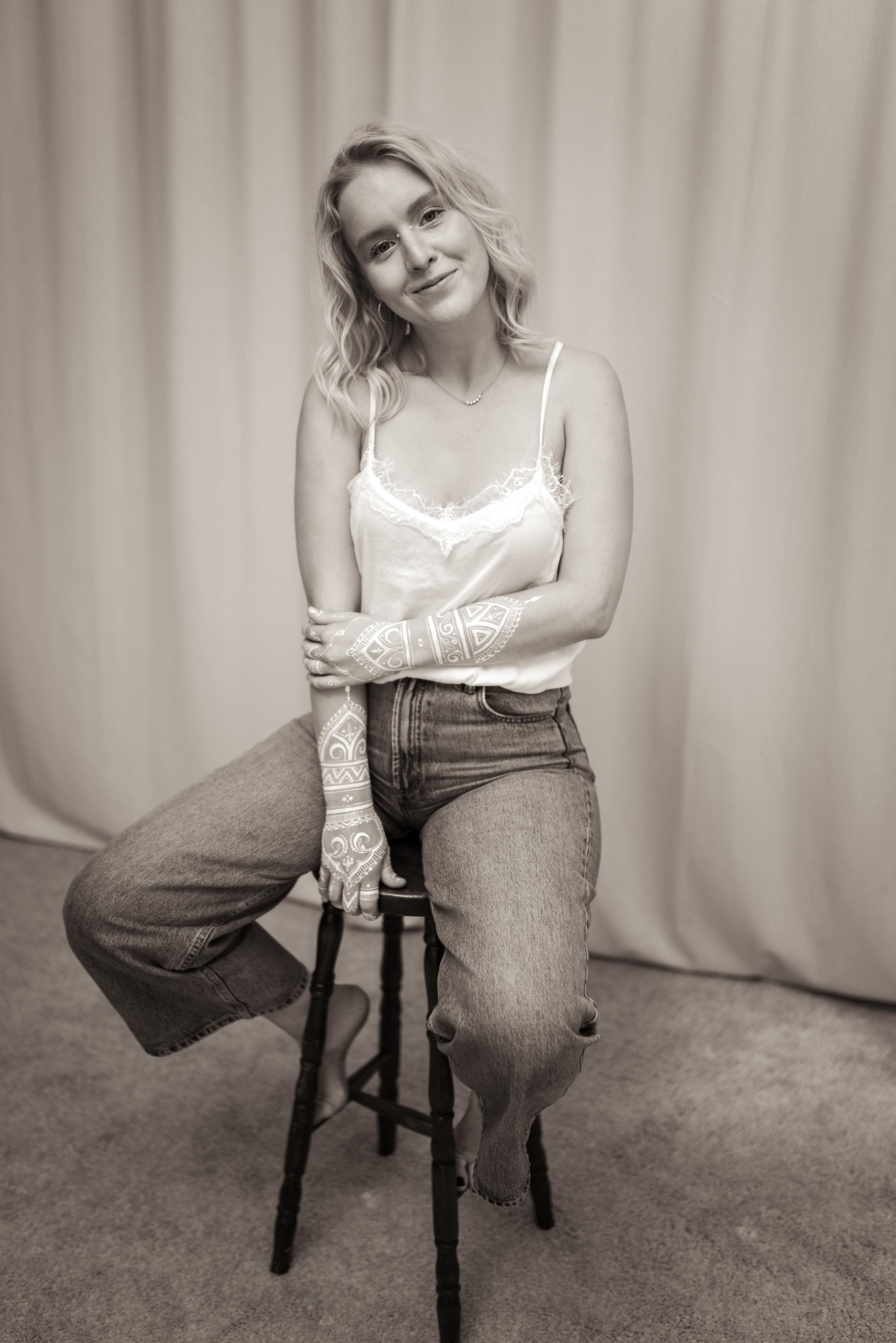 Clara — white bodyart. Fotografie und Henna Kunst in Köln — Sylvette Loda