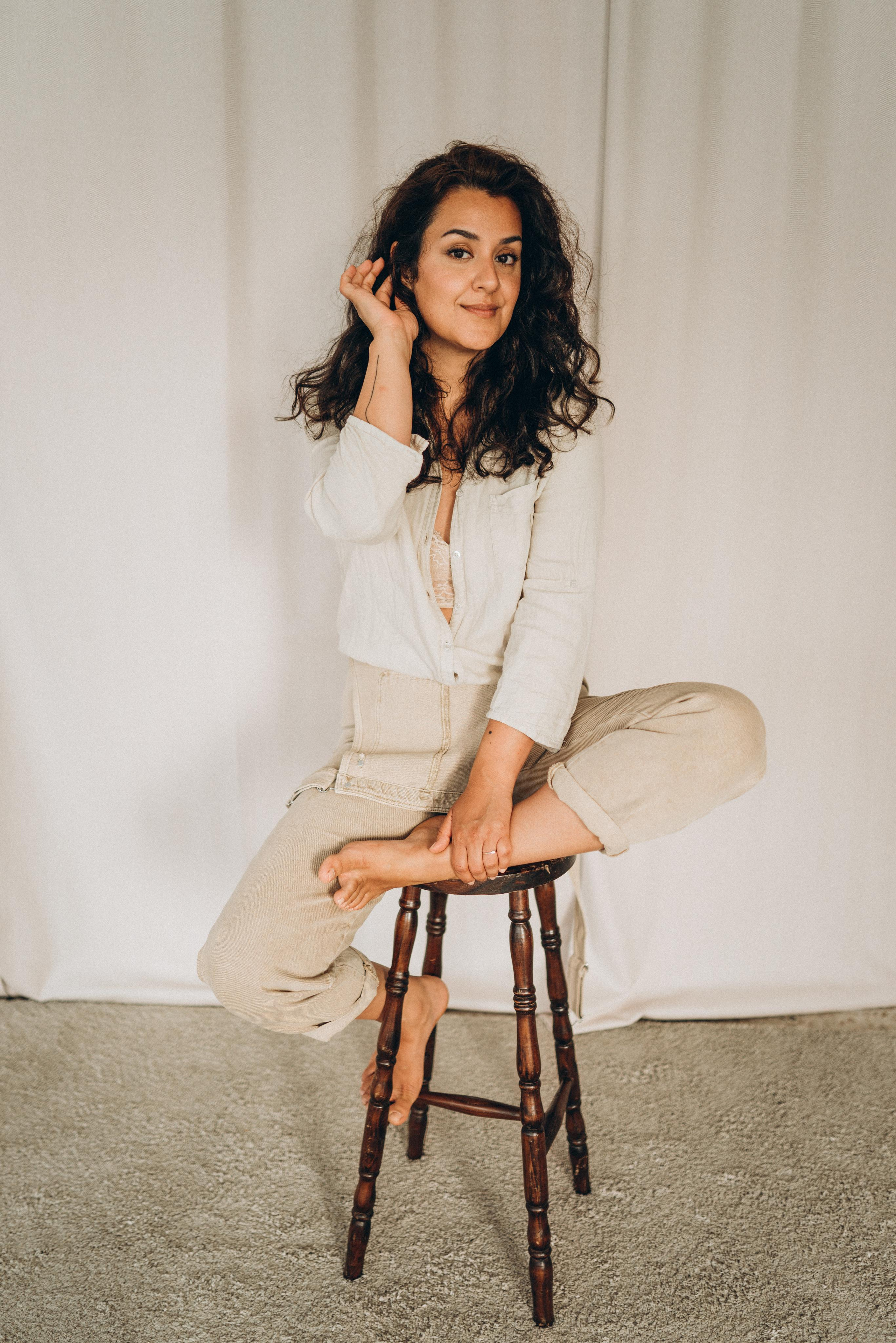 The artist Bahareh. Photography and bodyart in Cologne — Sylvette Loda