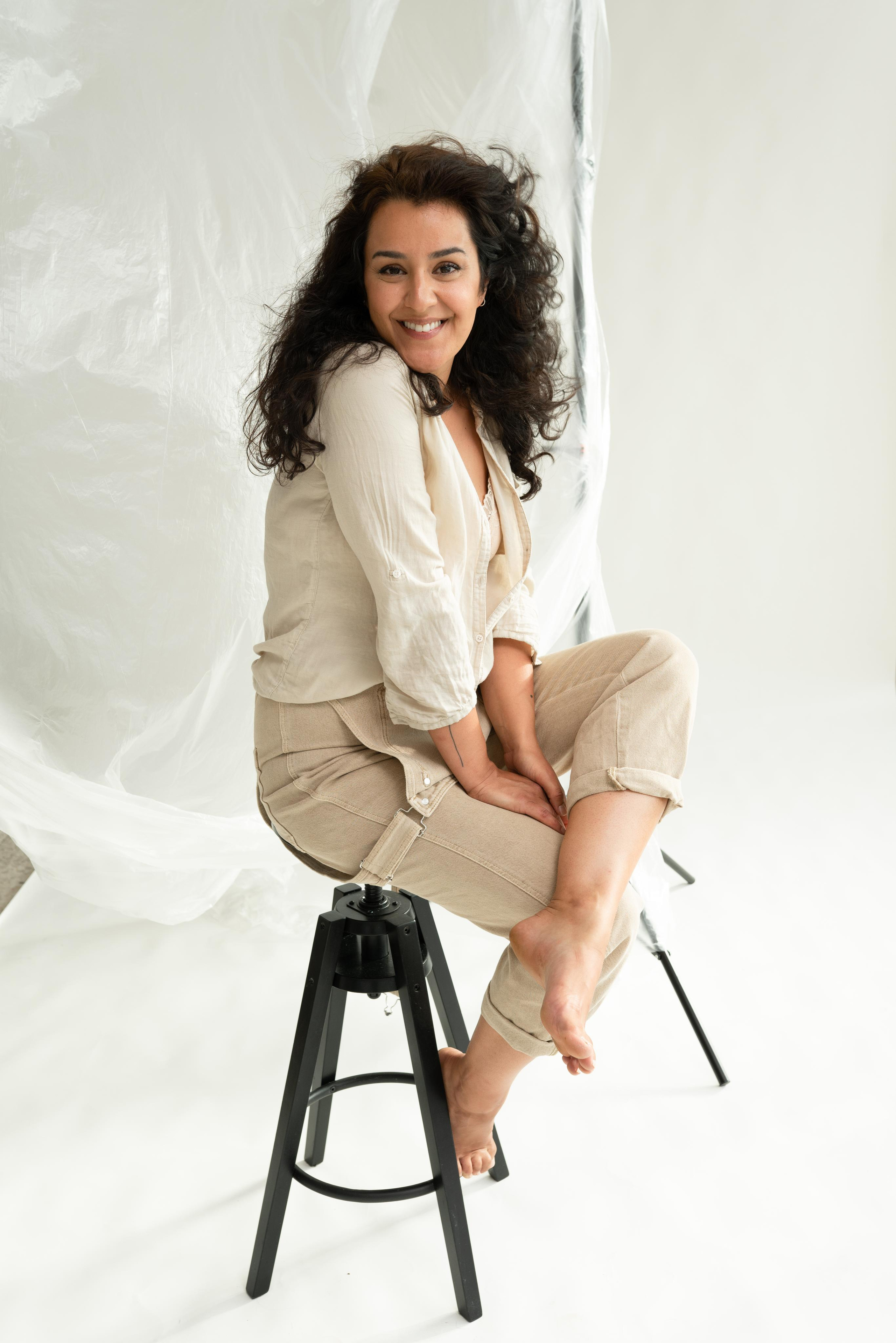 The artist Bahareh. Photography and bodyart in Cologne — Sylvette Loda