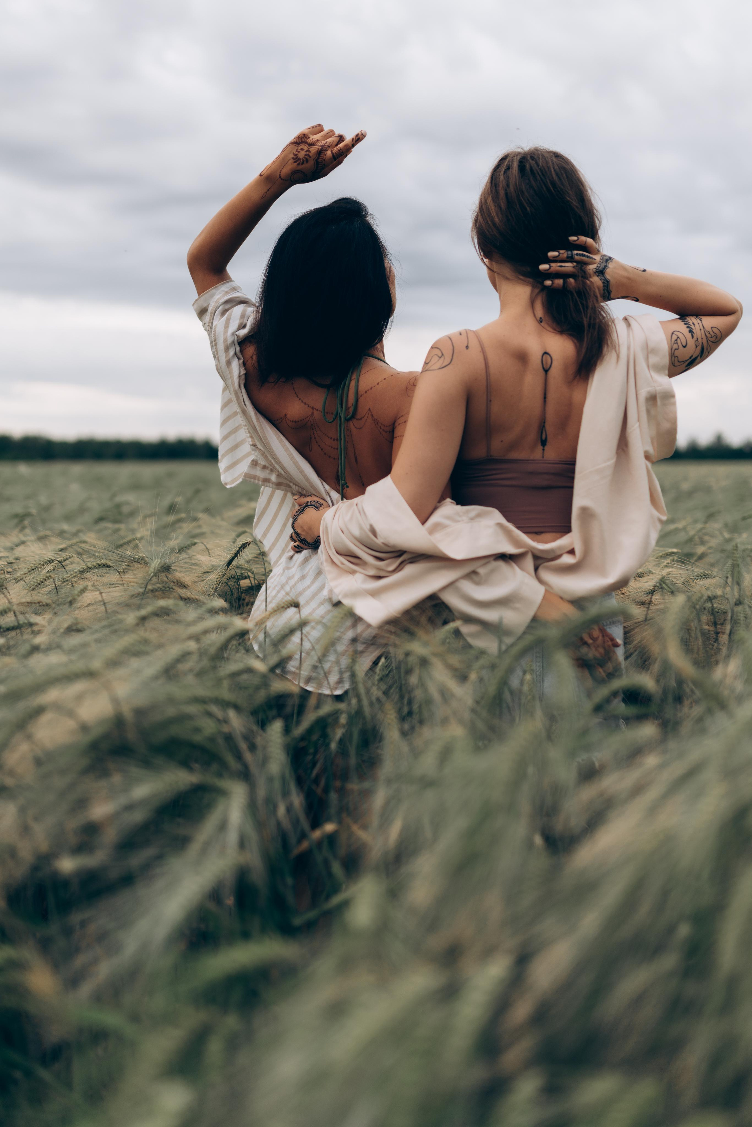 Evelyn & Safi — jagua and henna bodyart. Photography and bodyart in Cologne — Sylvette Loda