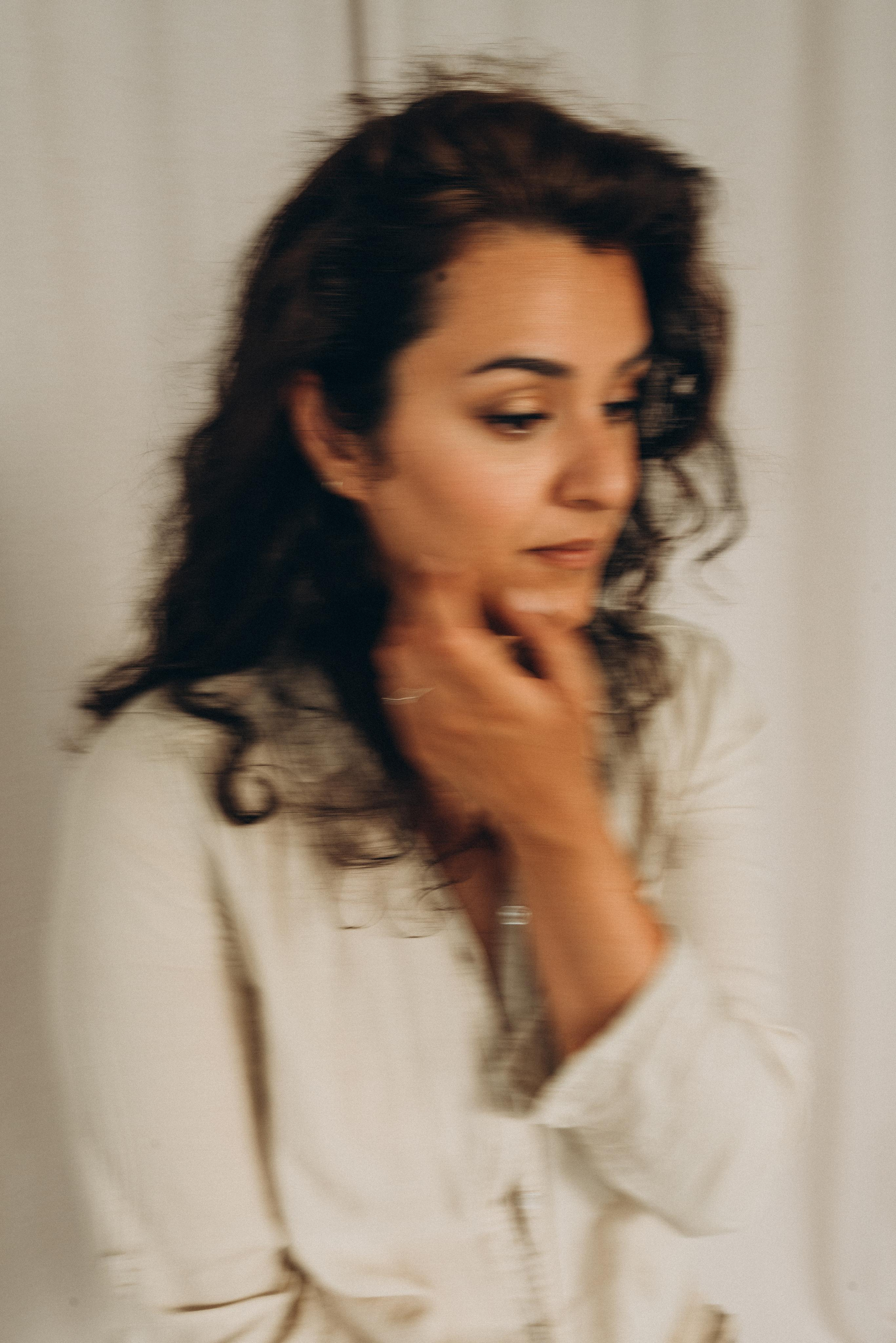 The artist Bahareh. Photography and bodyart in Cologne — Sylvette Loda