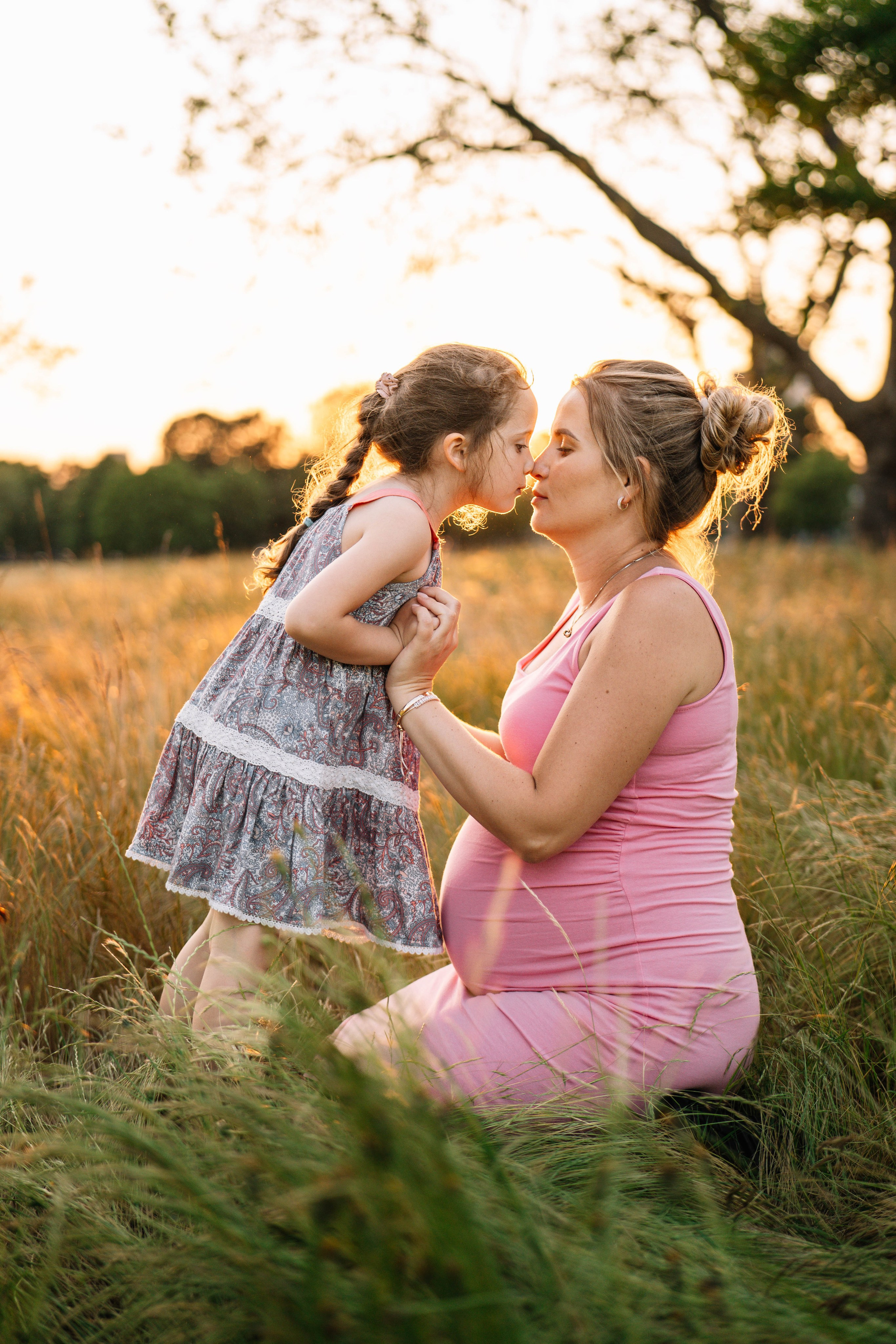 Family in the park. Wedding and family photographer in London