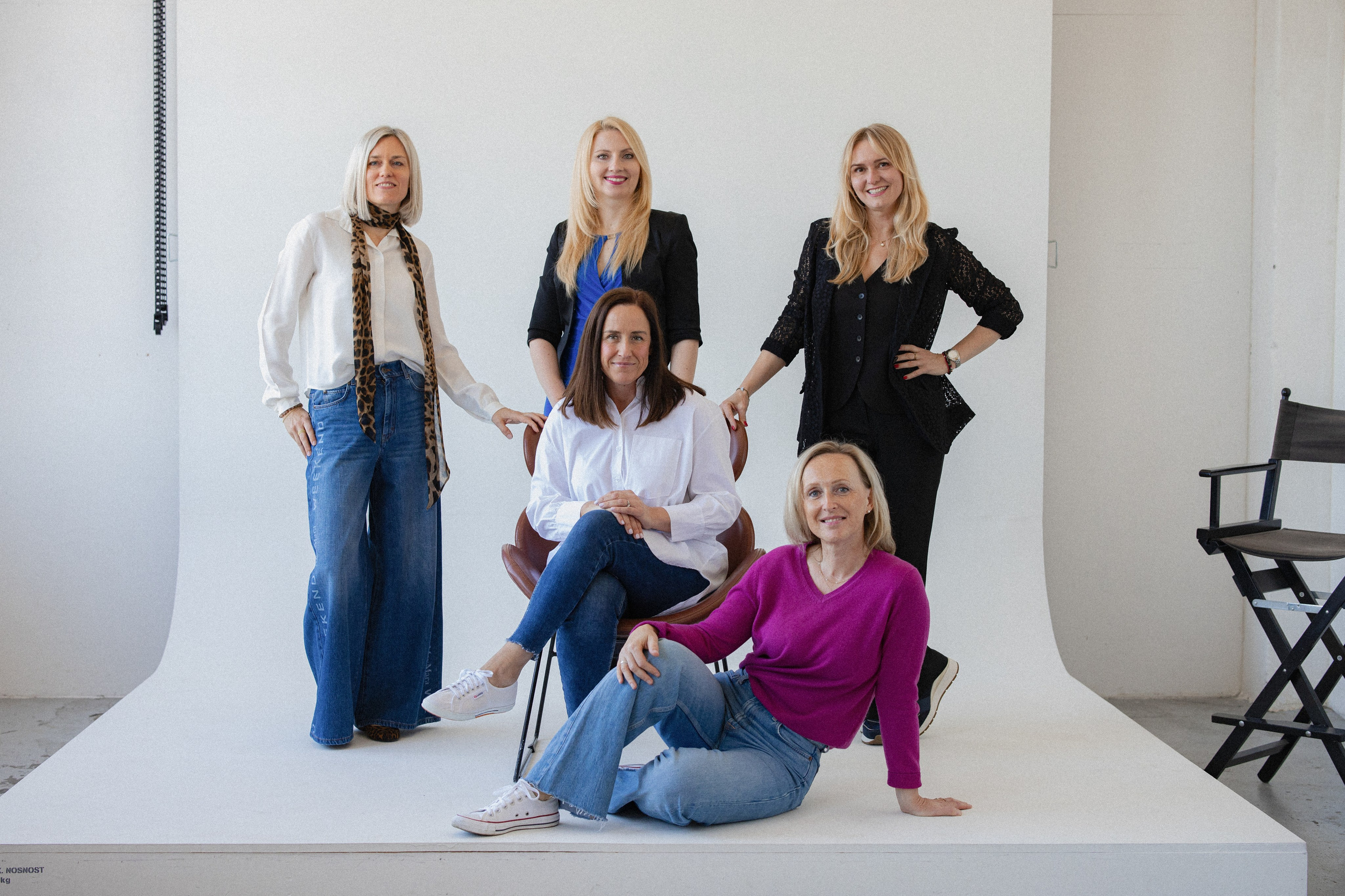 Workshop uvolnění před foťákem. Dana Lišková — Empatická fotografka | Introspektivní umělkyně | Neurodivergentní koučka| Zakladatelka Artepy.cz