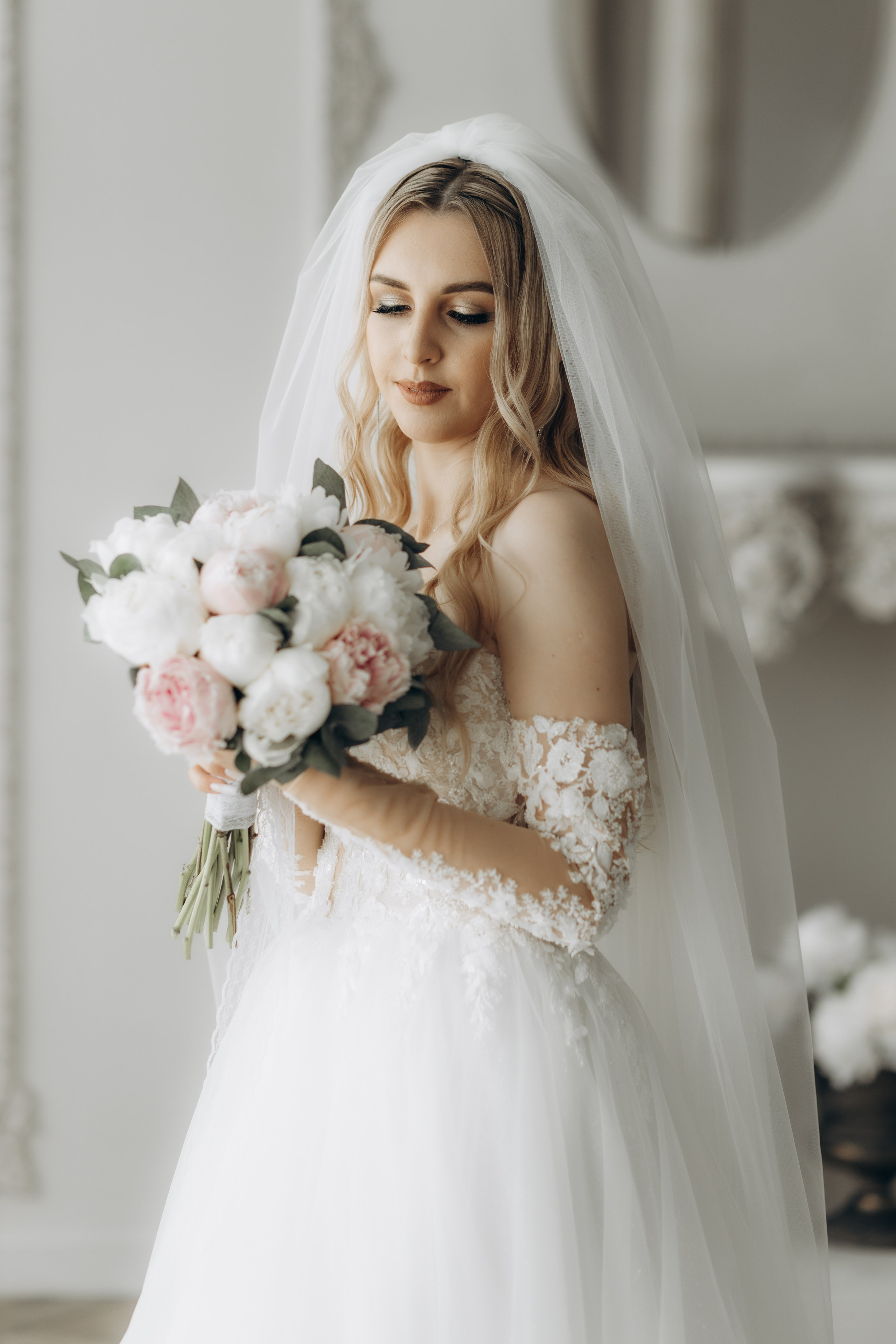 Nikolly & Constantin. Home