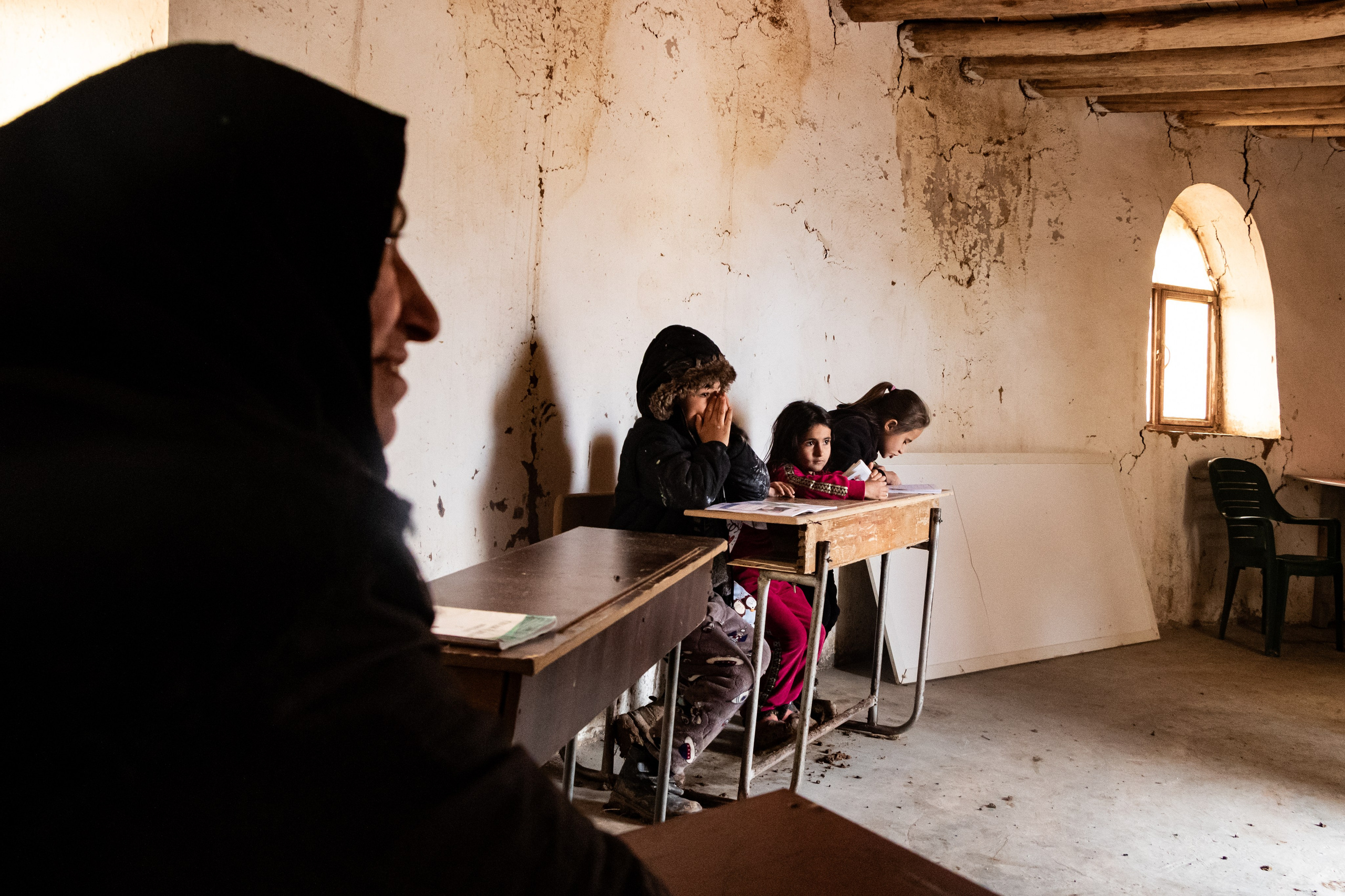 Salle de classe du village de Jinwar. Les garçons peuvent rester jusqu'a leur mariage.
