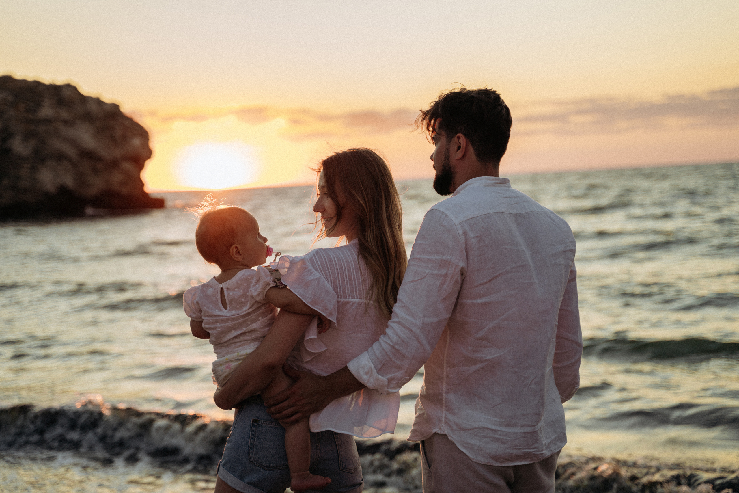 Family photoshoot at sea. Wedding photograper — Alex Popov photography Germany, Switzerland, Italy, France. Based in Stuttgart