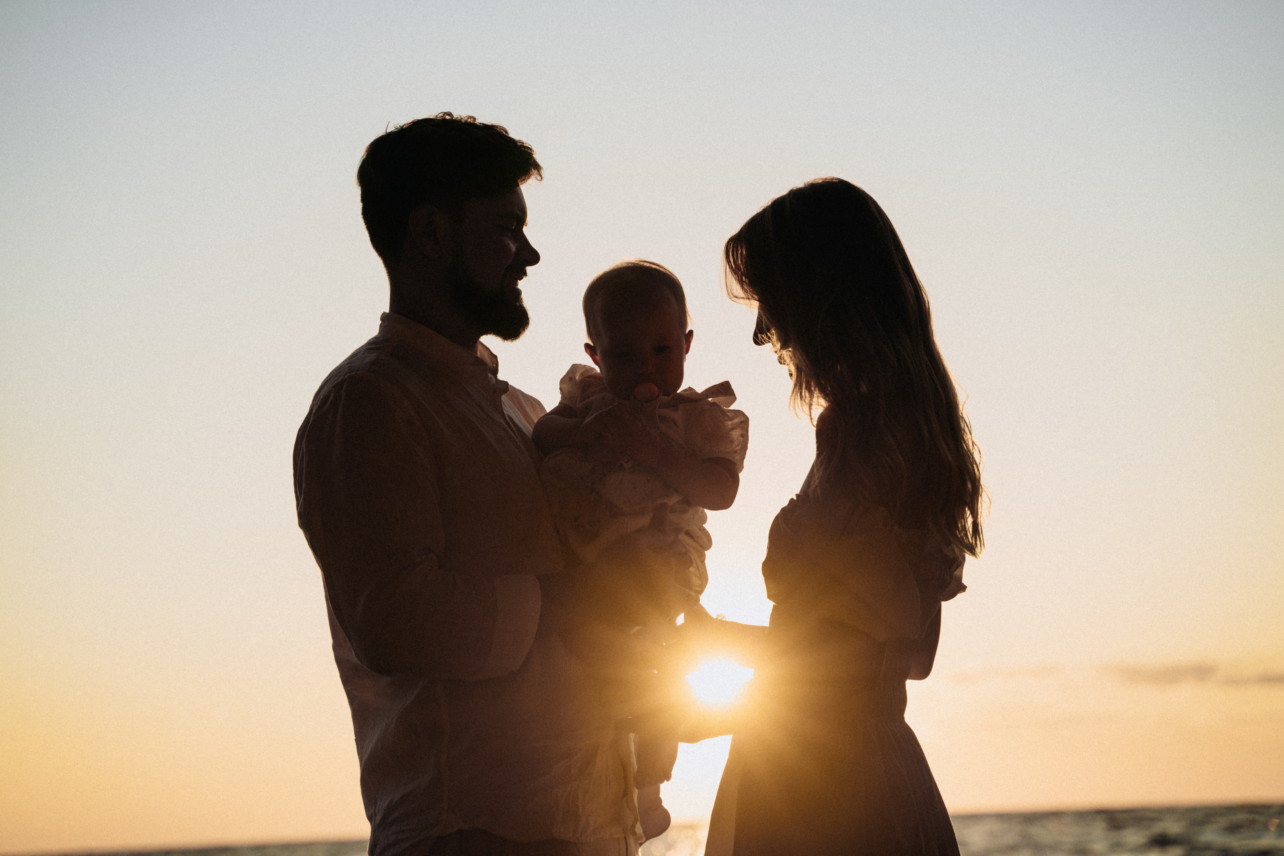 Family photoshoot at sea. Wedding photograper — Alex Popov photography Germany, Switzerland, Italy, France. Based in Stuttgart