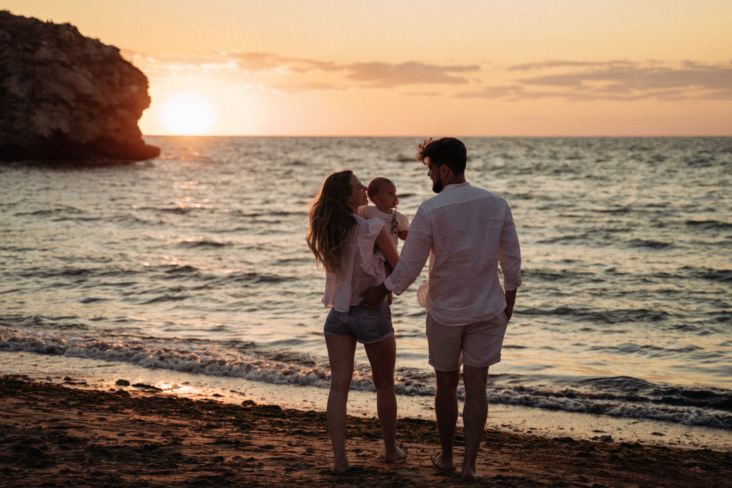 Family photoshoot at sea. Wedding photograper — Alex Popov photography Germany, Switzerland, Italy, France. Based in Stuttgart