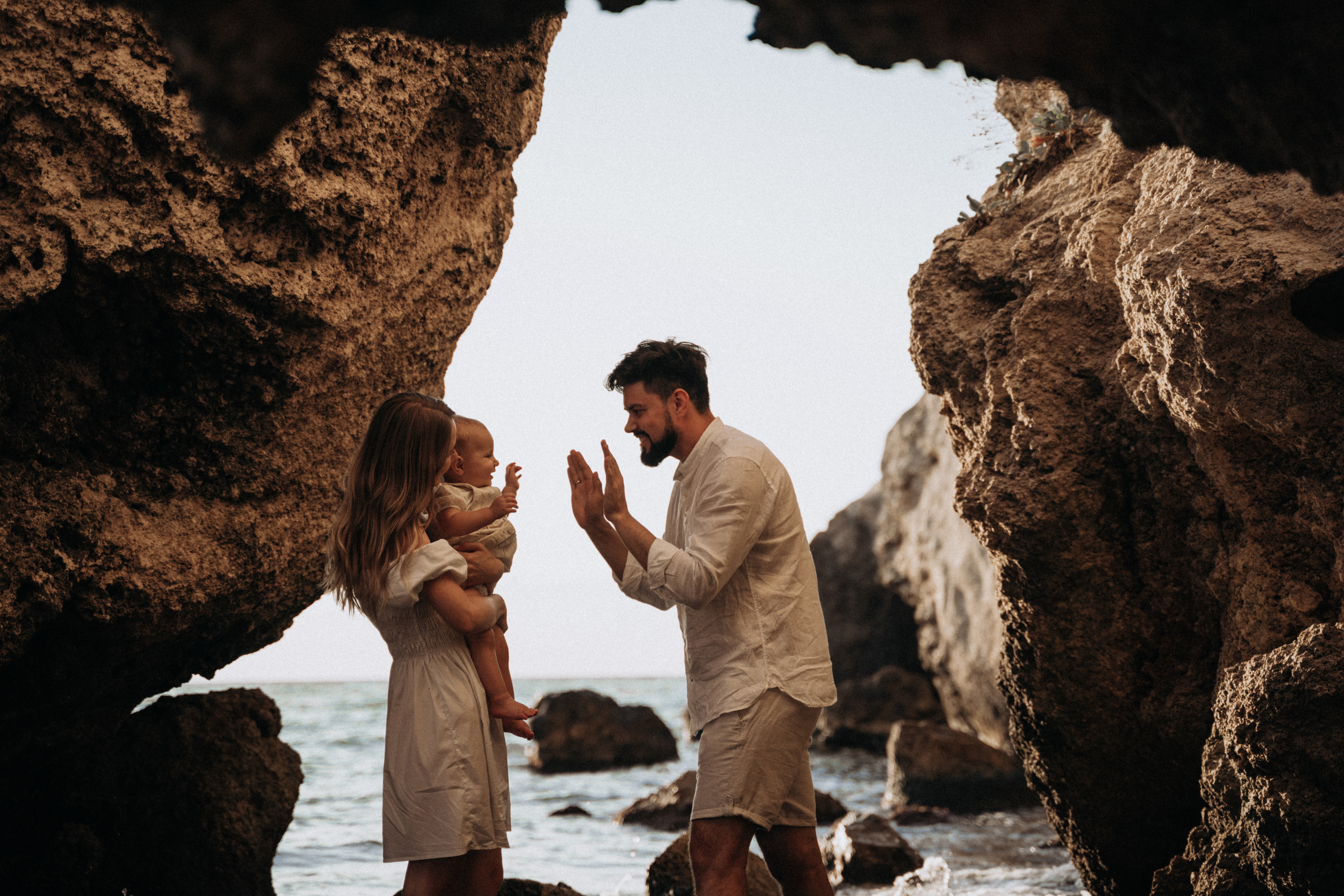 Family photoshoot at sea. Wedding photograper — Alex Popov photography Germany, Switzerland, Italy, France. Based in Stuttgart