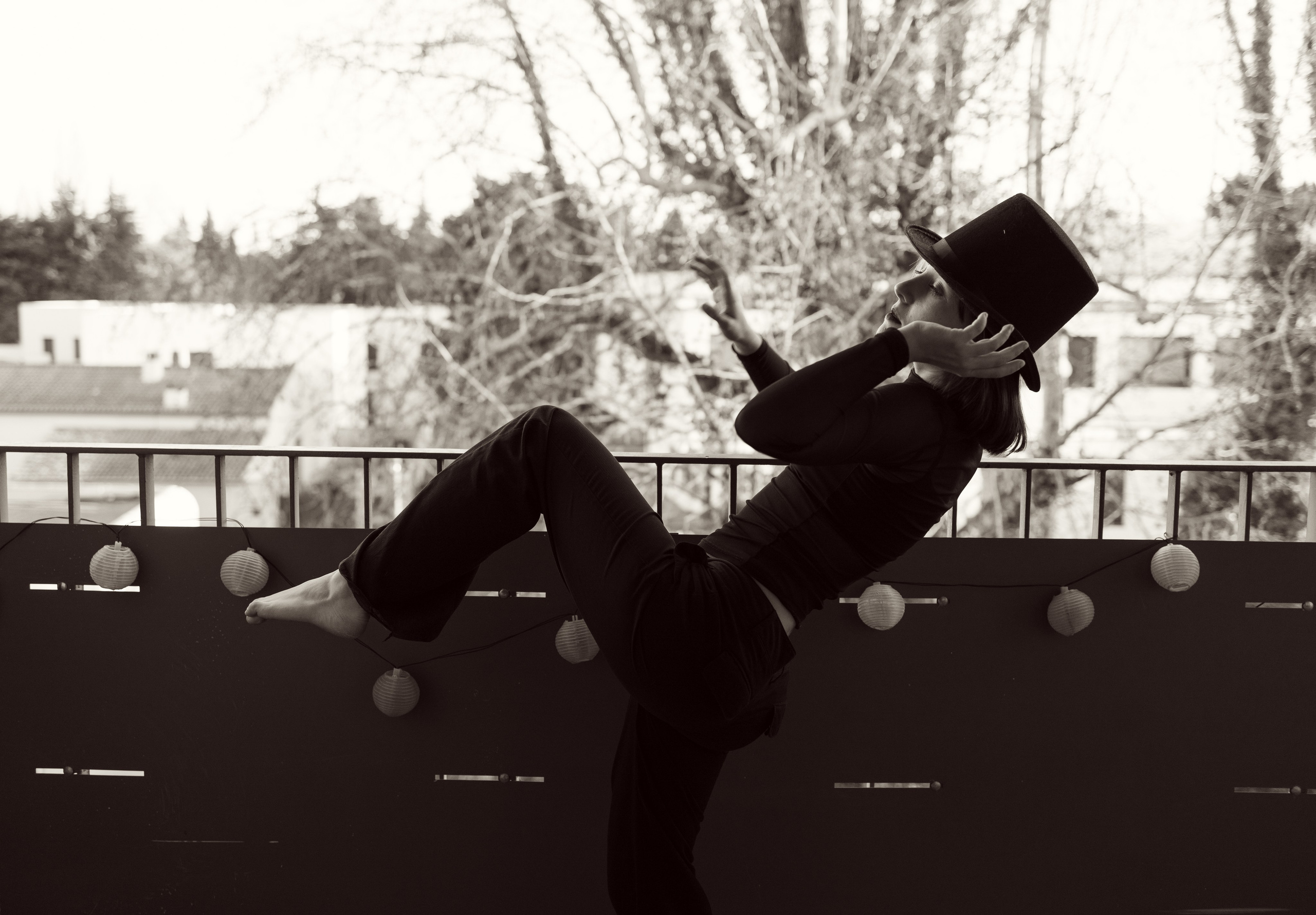 Portrait de femme charismatique. Histoires d’amour, séances photos de famille et de mariage en France