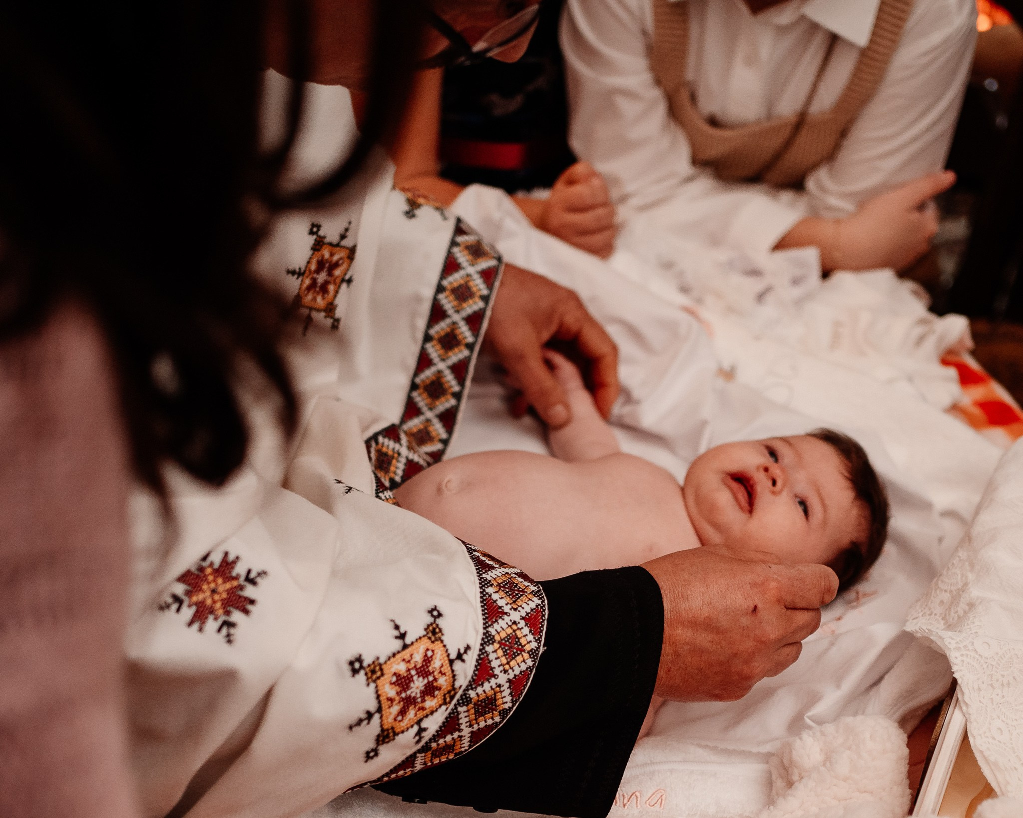 Fotograf de Botez în București- Mihai Popa Fotograf. Fotograf Nuntă & Botez București - Mihai Popa | Dincolo de oameni, imortalizez emoții!