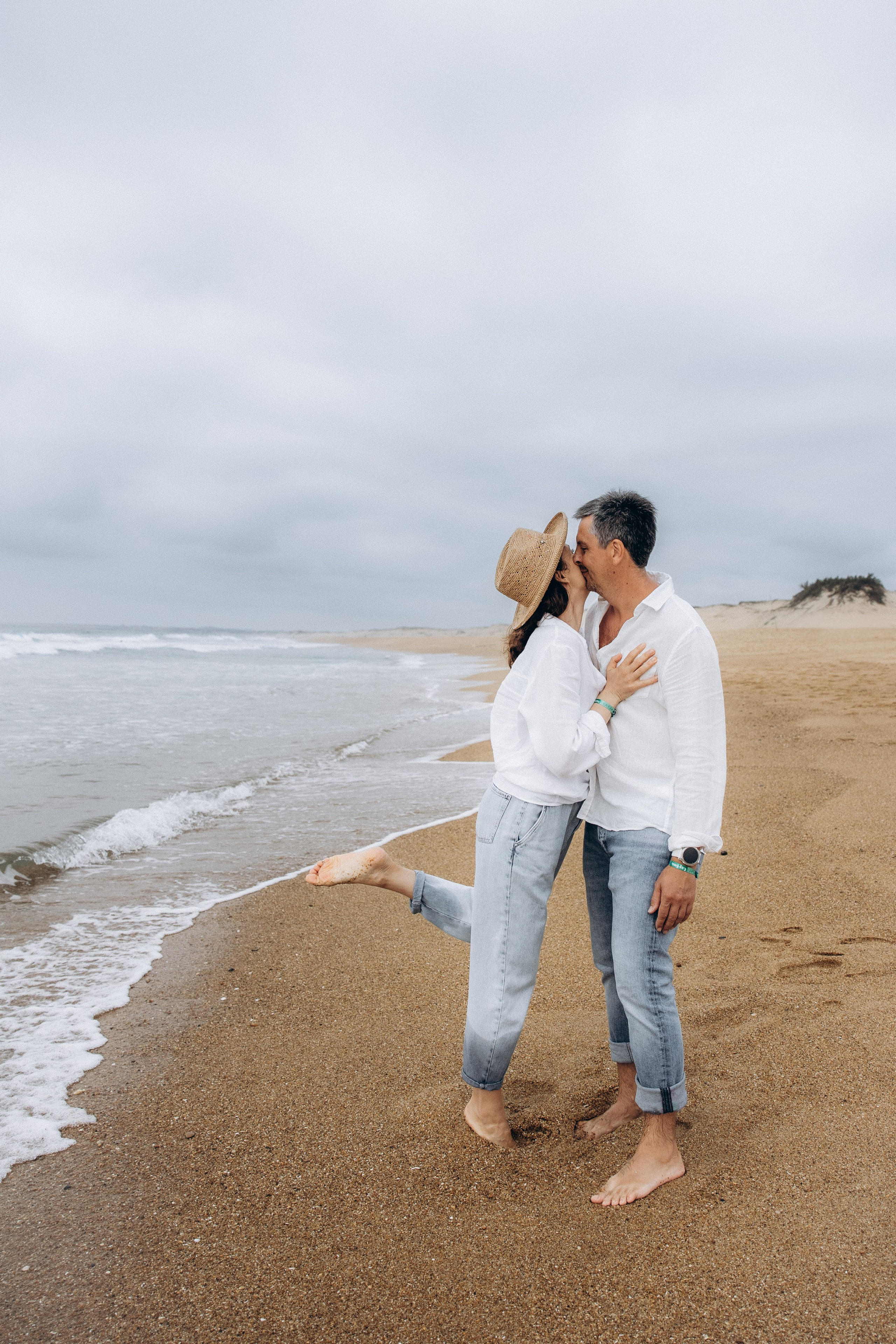 Ocean love story. La Grande Plage de Biarritz/EN. Eugenie Smirnova — wedding, corporate and lifestyle photographer in Toulouse and Southwest France