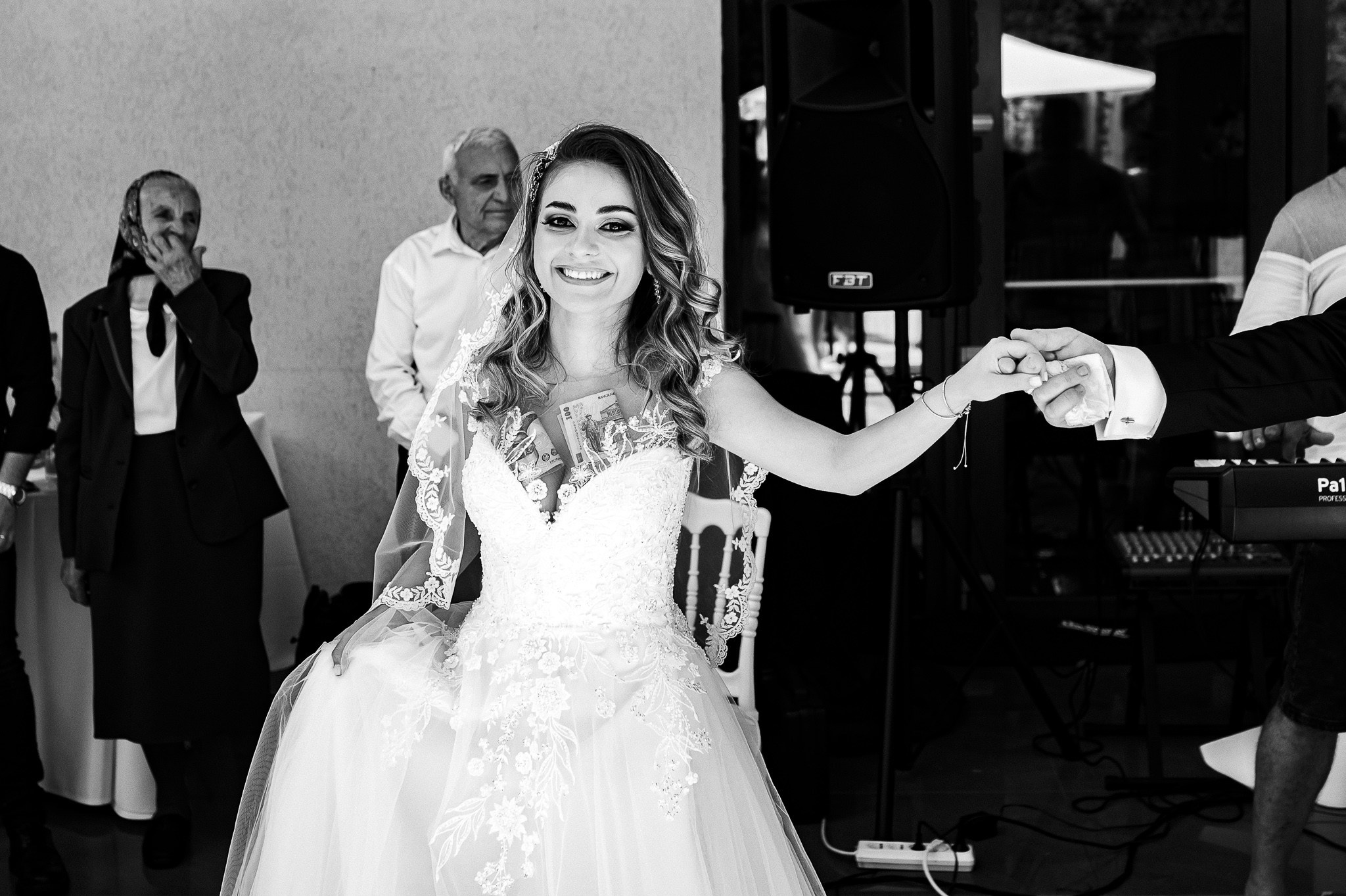 Carmen & Ciprian. Mugurel Olteanu Fotograf