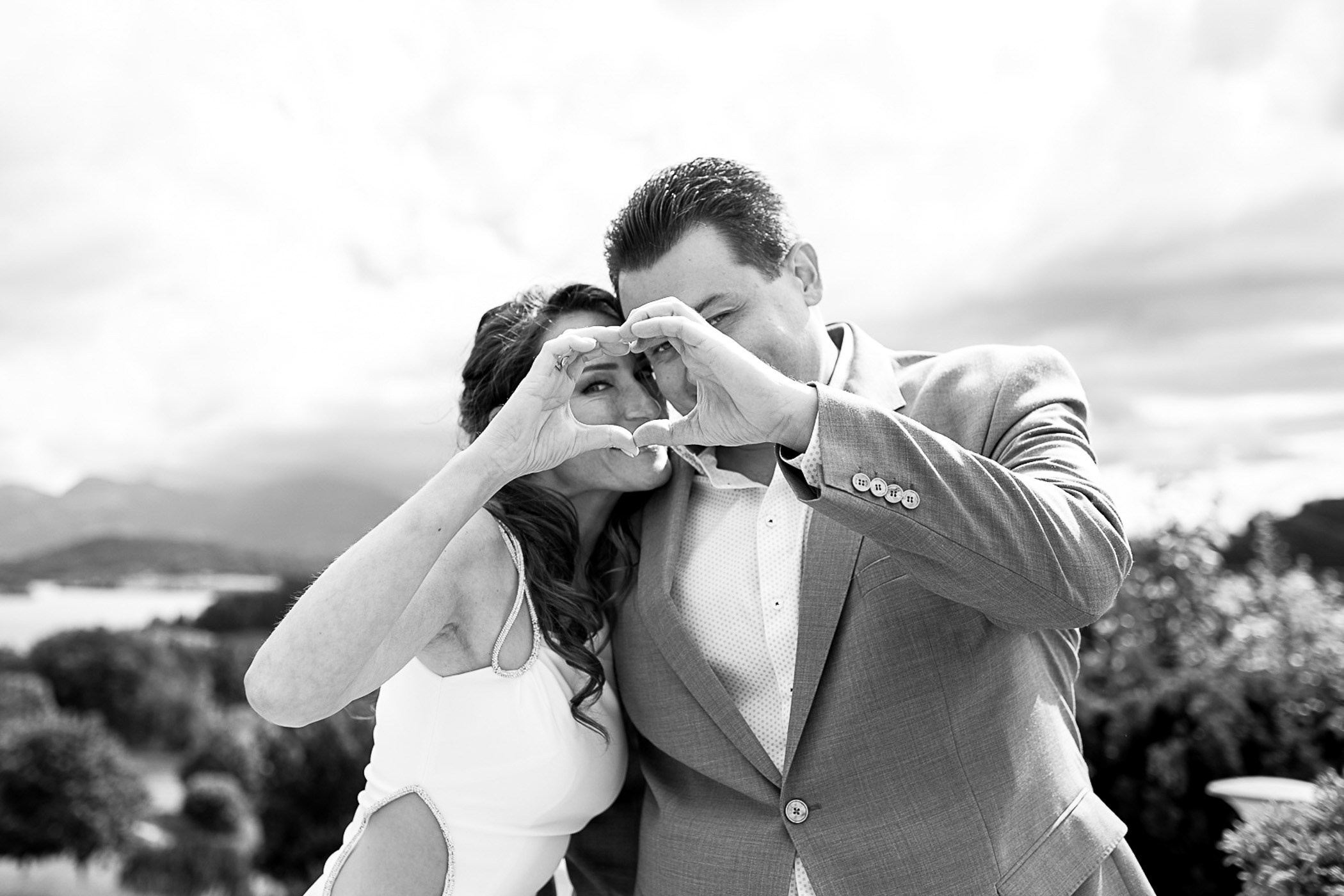 Photographie de mariage, vibrations émotionnels et authentiques, photoreportage en Suisse / Emotional wedding photography, authentique vibes, and photoreportage Switzerland 