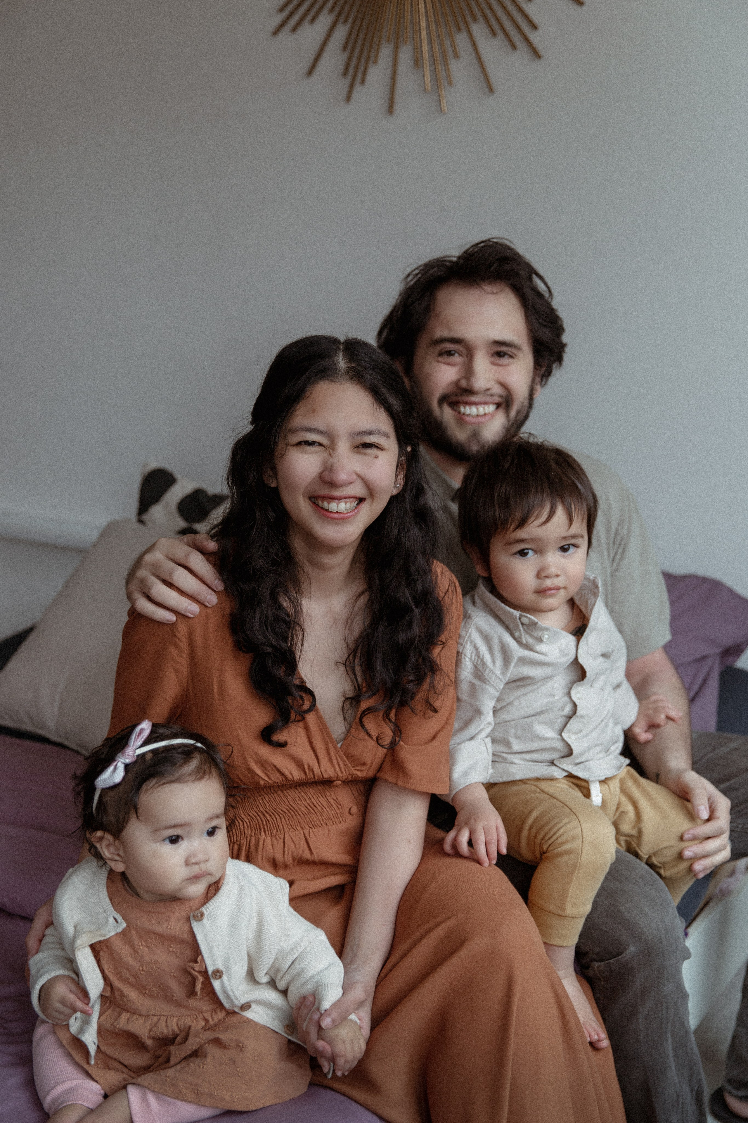 Family photosession at home. True self