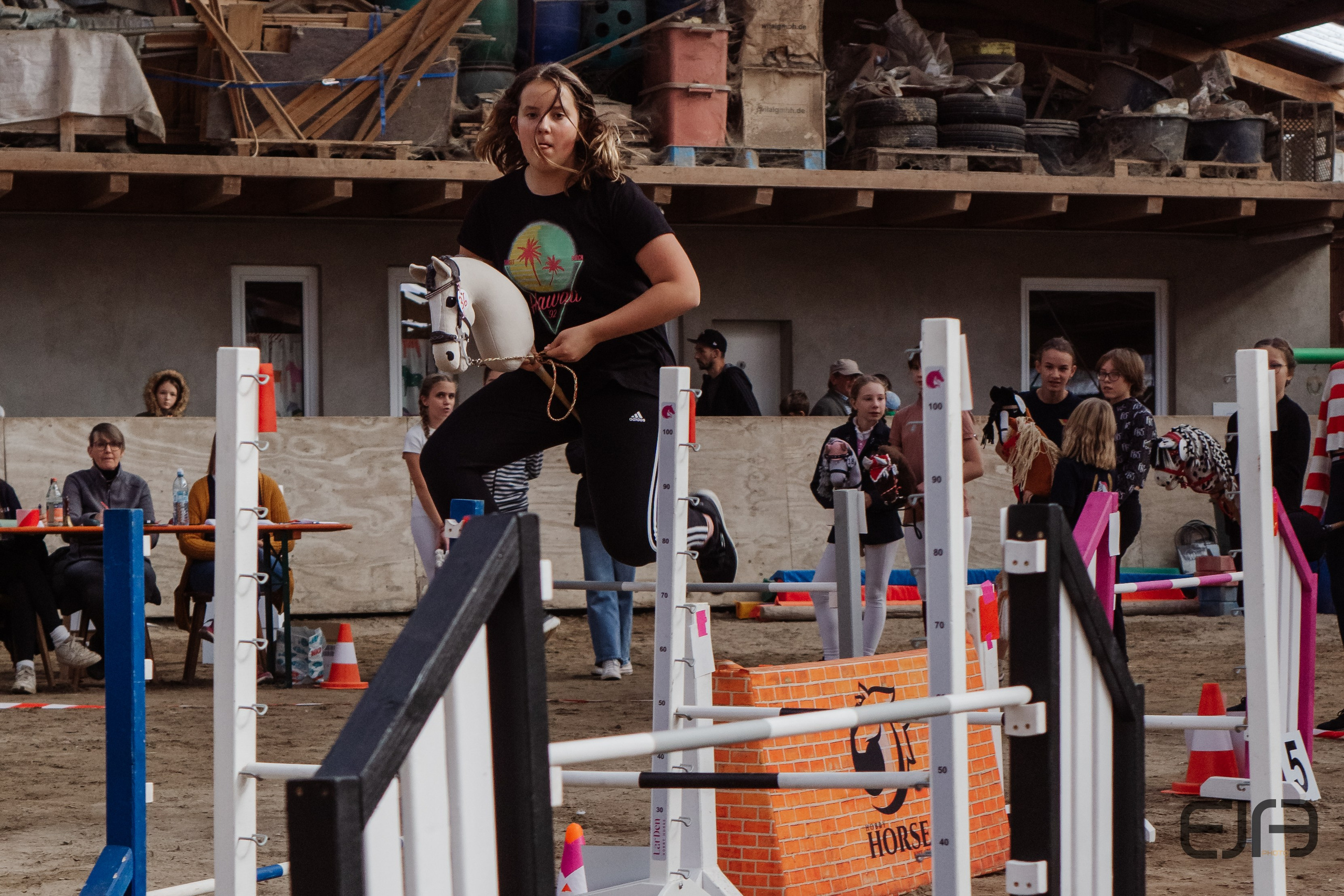 Hobby Horsing am Kaiserstuhl. Kreatives Design & Fotografie – Dein Partner für starke visuelle Auftritte