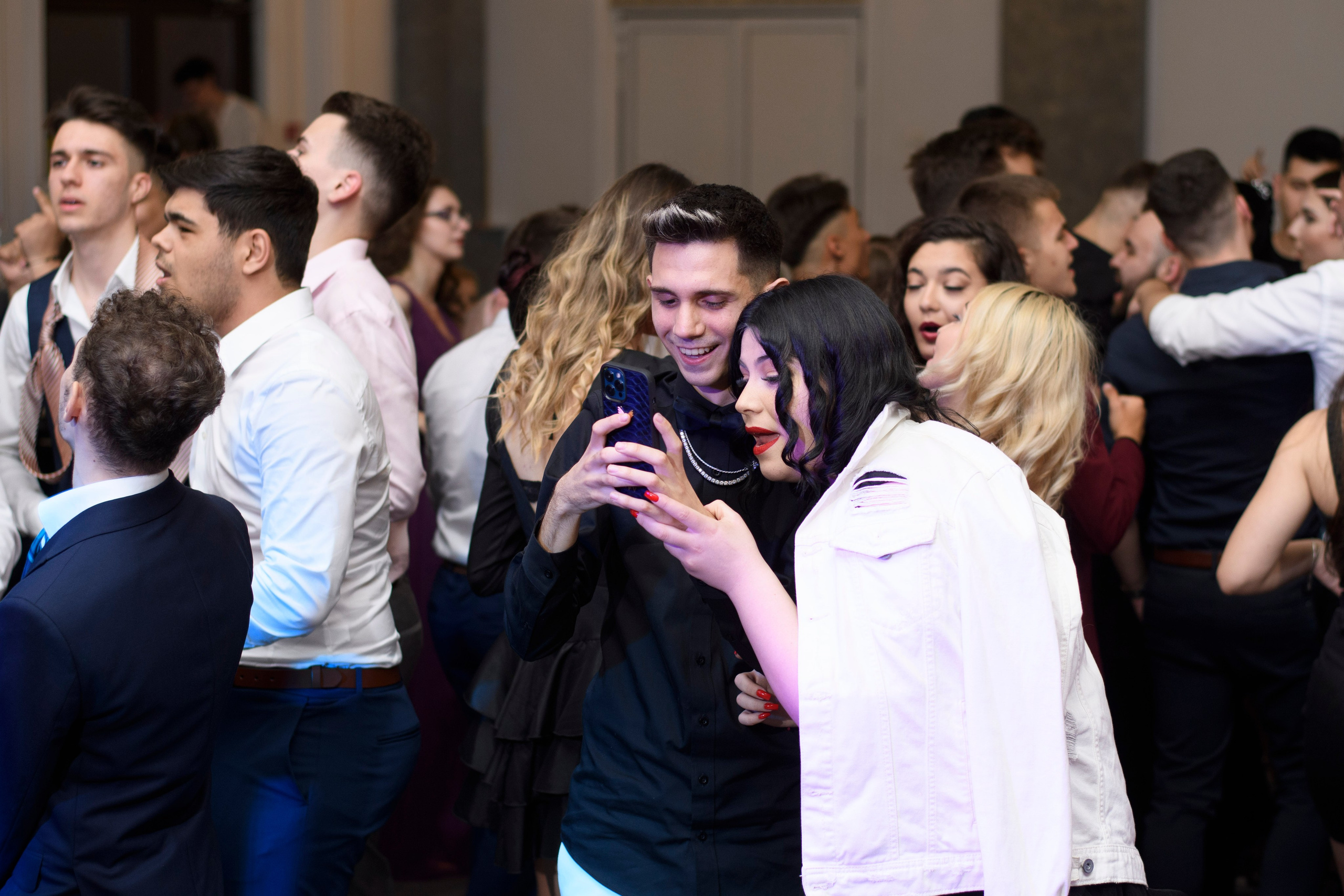 Bal liceul Virigil Magearu - Velveto. MDimaFotoStudio. Fotograf de nuntă, evenimente private și de familie