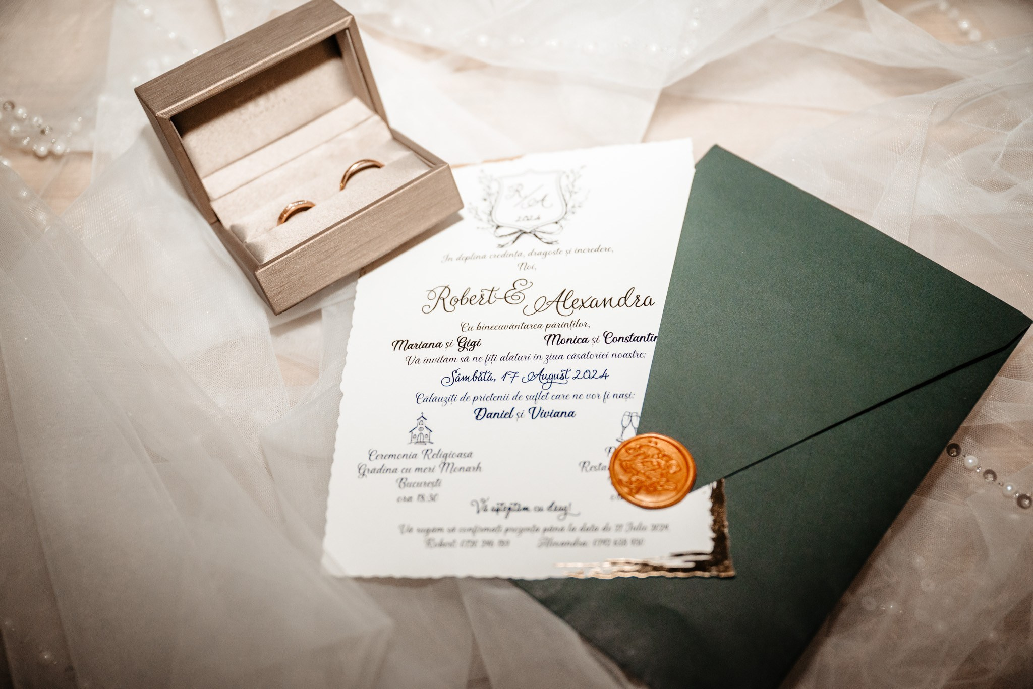 Alexandra & Robert. Www.besttalesstudio.com