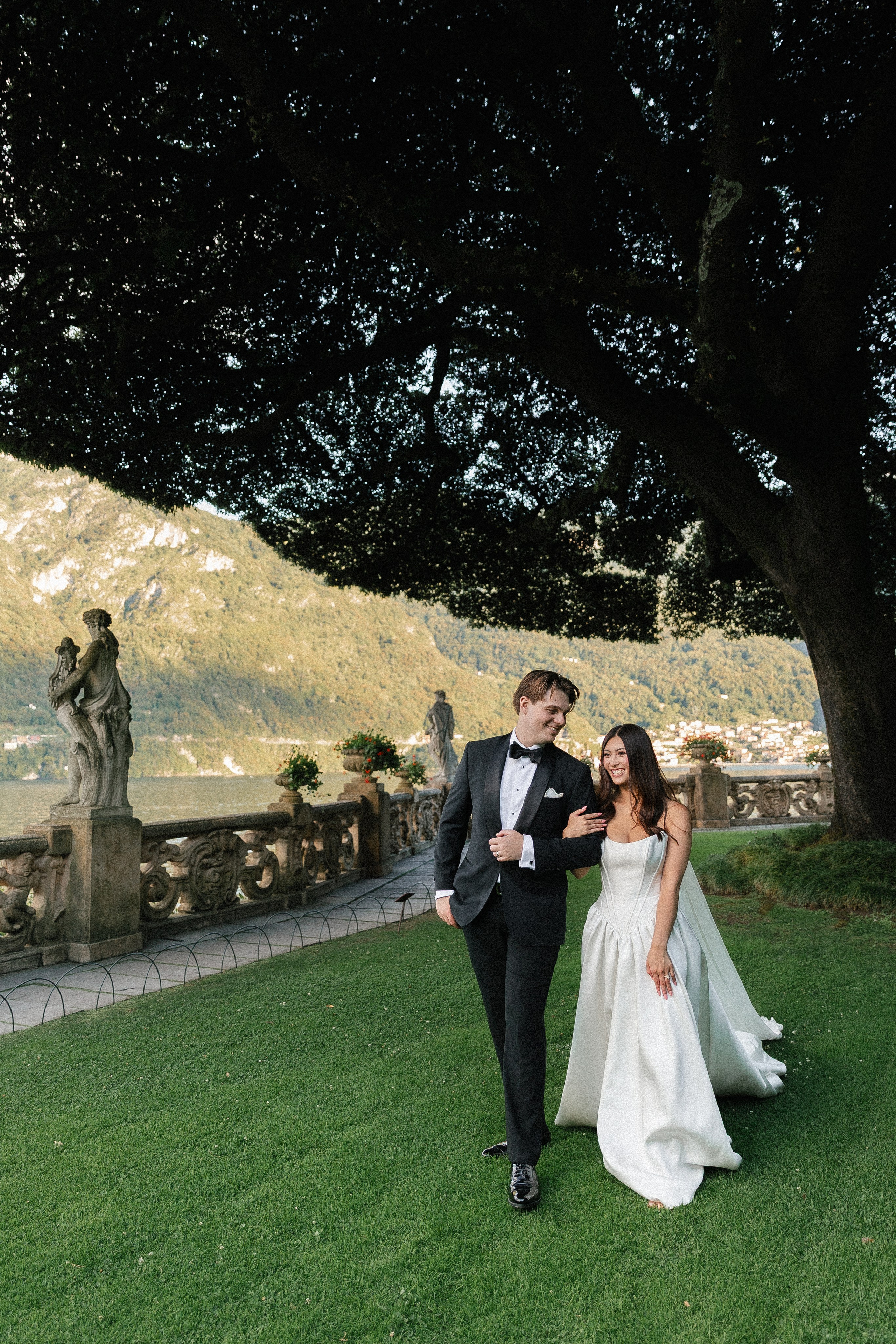 Lily & Zach, Villa del Balbianello. Photographer in Italy Anna Linnik