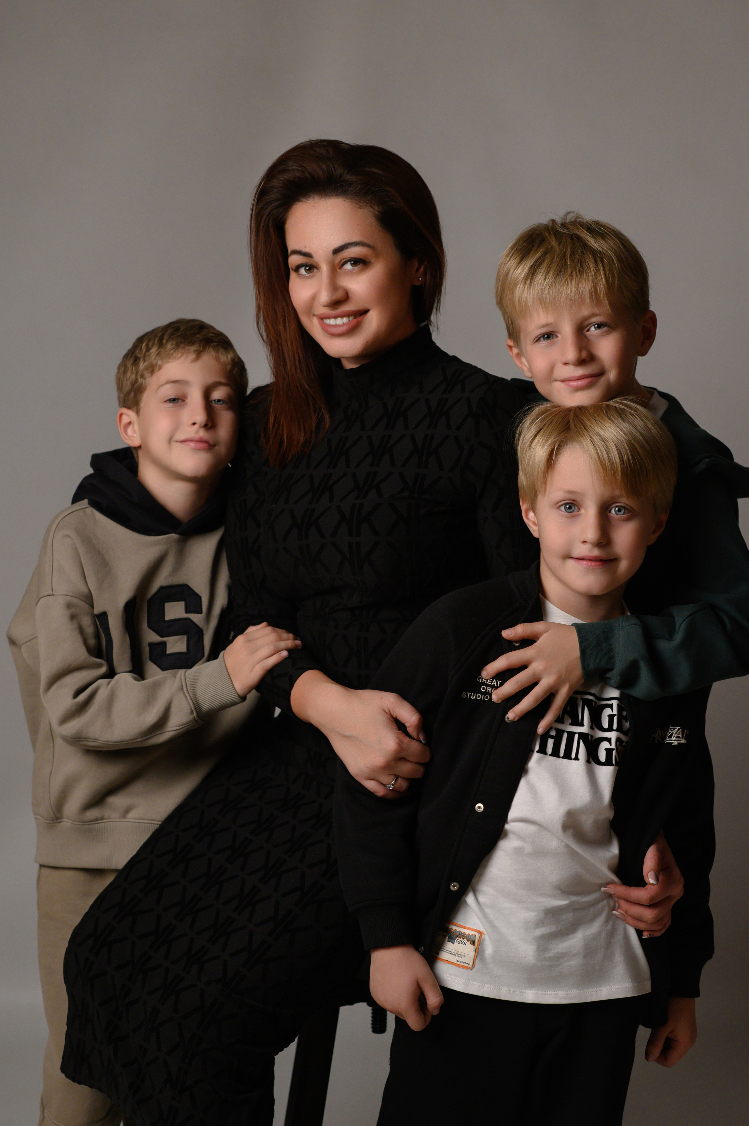 STUDIO. Семейная, детская, портретная и предметная фотосъемка в Салониках