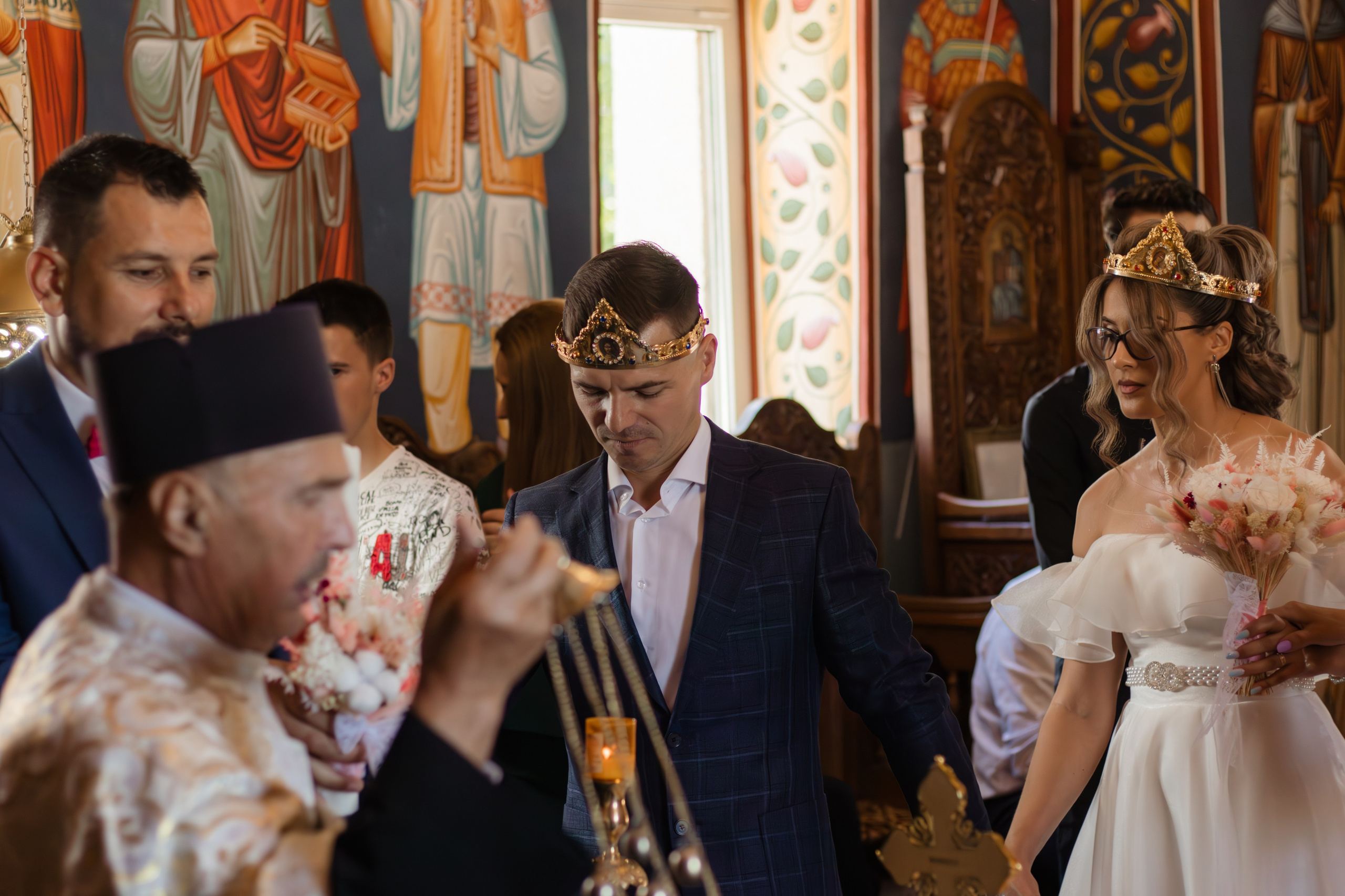 Oana & Vasile. Fotograf si videograf — evenimente si studio