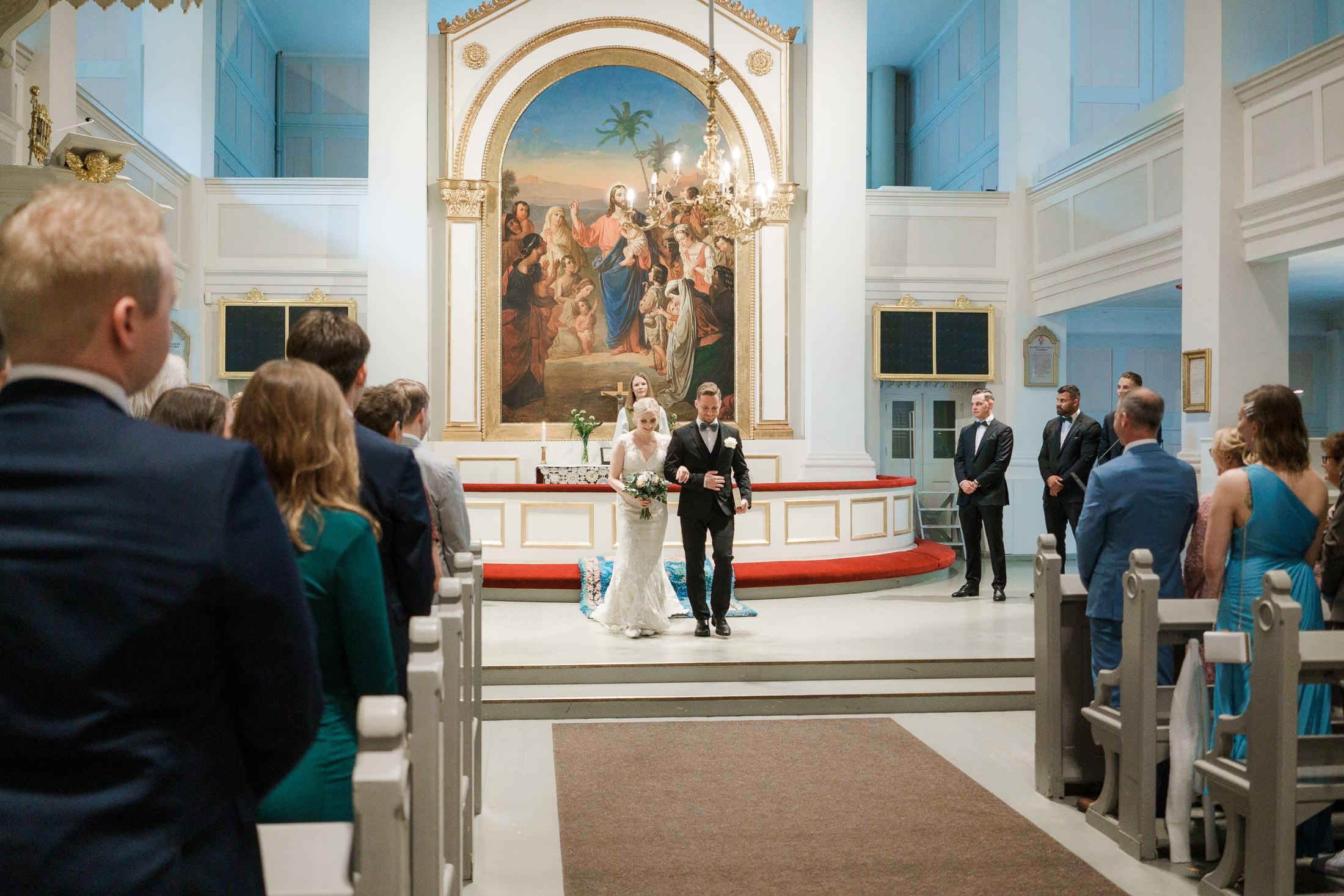 M&P, häävalokuvaus Klaus K, Rake-sali ja Helsingin vanha kirkko