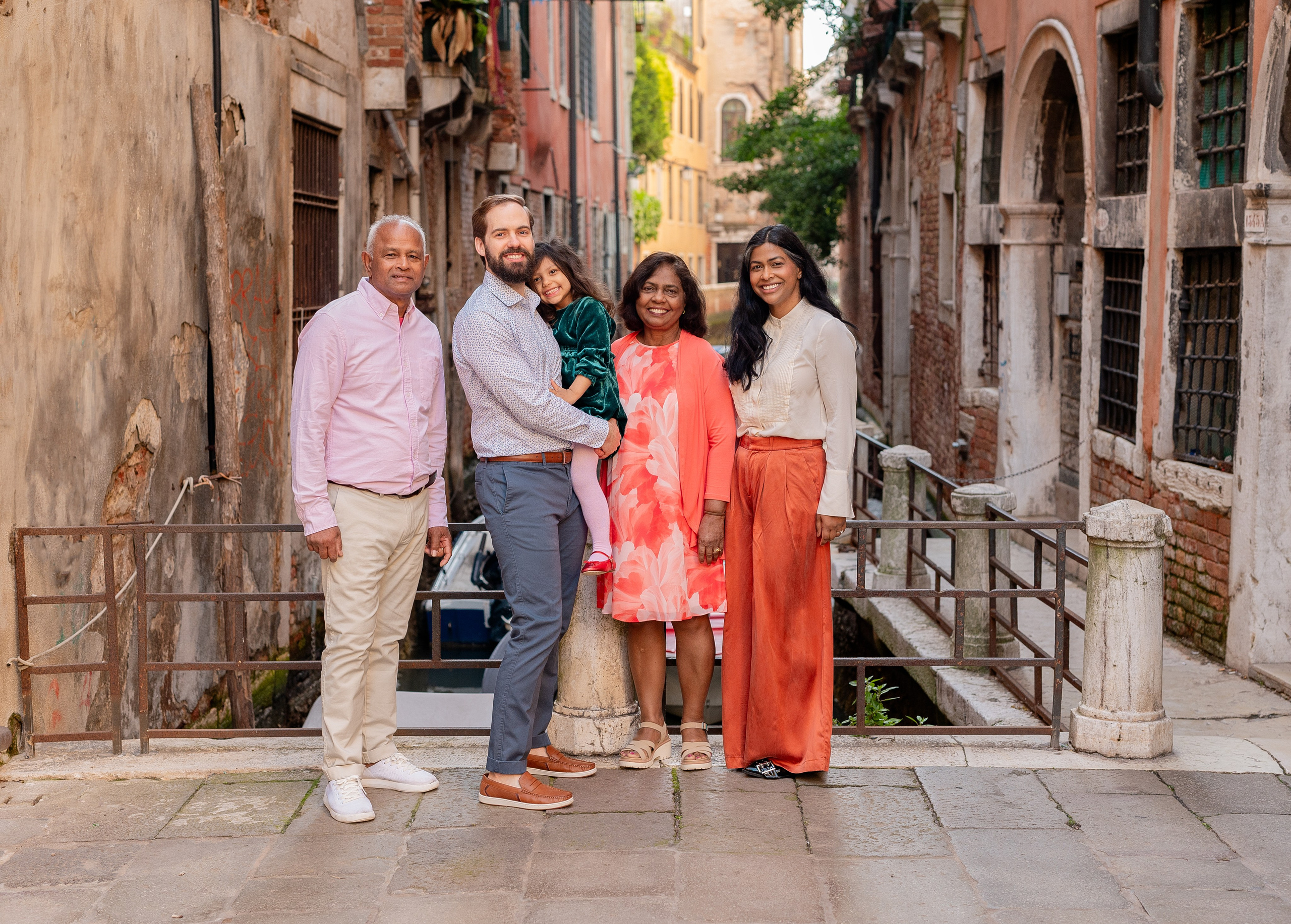 Family photoshoot in Venice. Photographer in Venice Anna Terzi