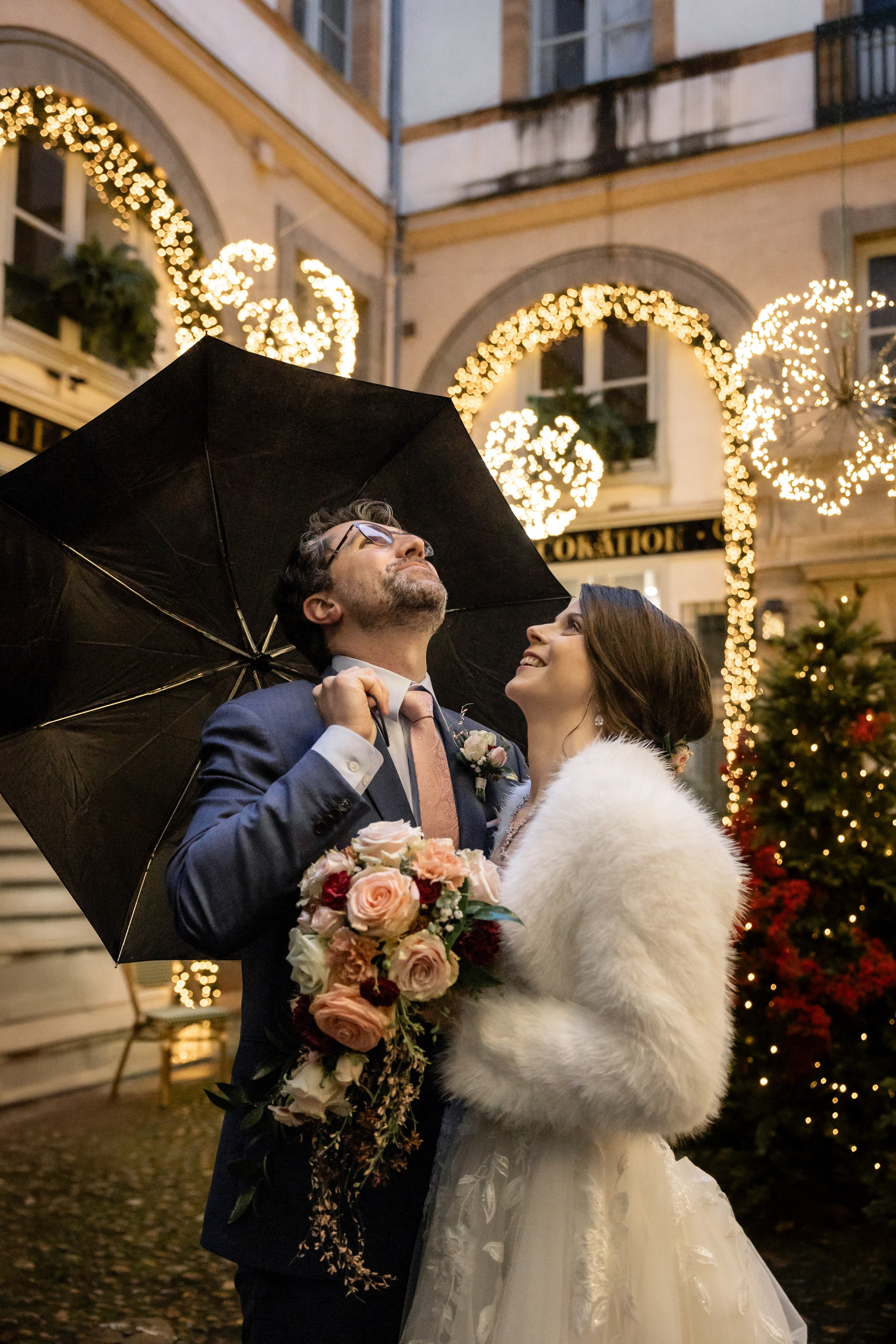 Christmas wedding to remember in Toulouse, Capitole. Gillian & Scott. Eugenie Smirnova — wedding, corporate and lifestyle photographer in Toulouse and Southwest France