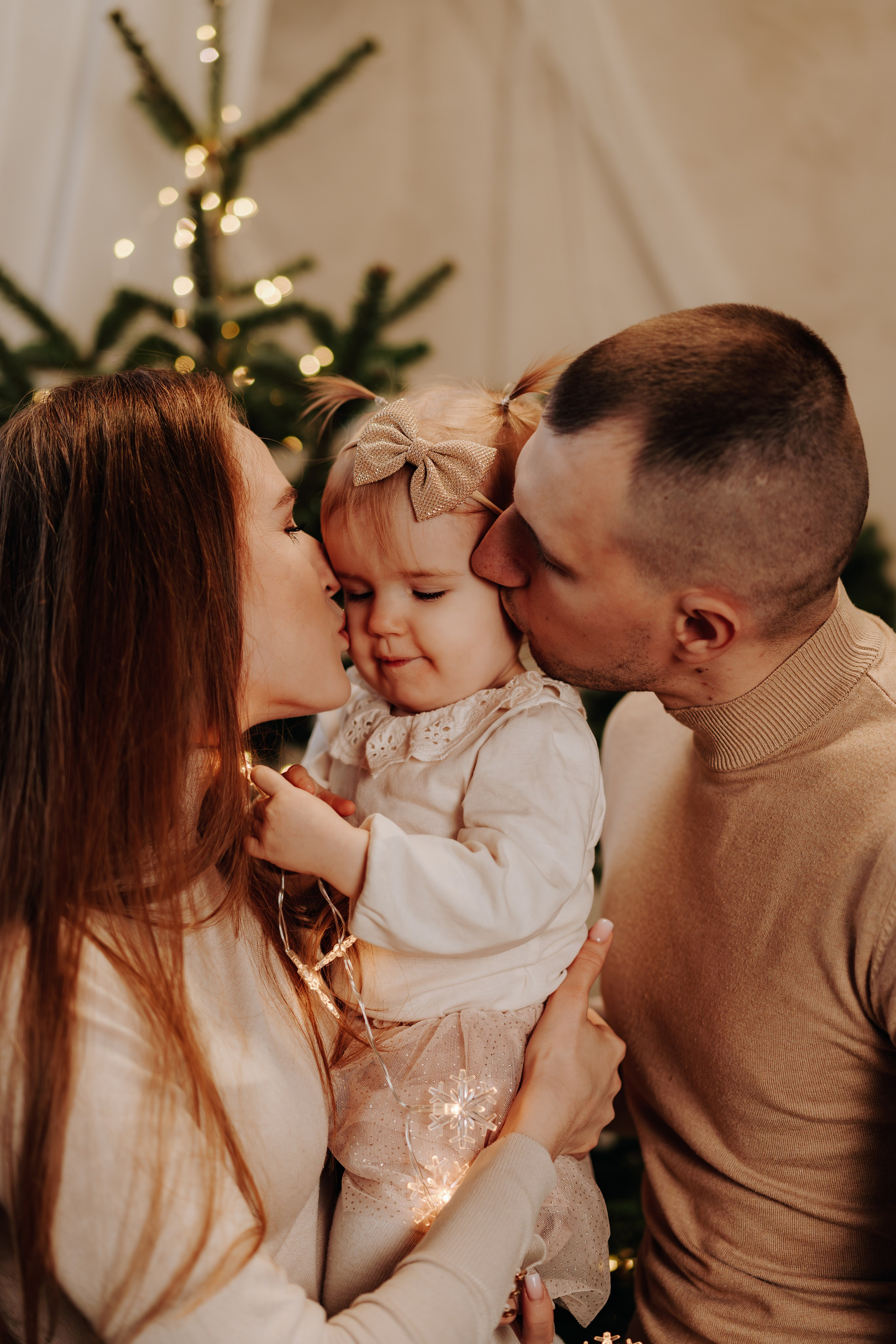 Minimalistyczne sesje świąteczne. Fotograf ślubny & lifestyle Gdańsk, Karolina Baczewska