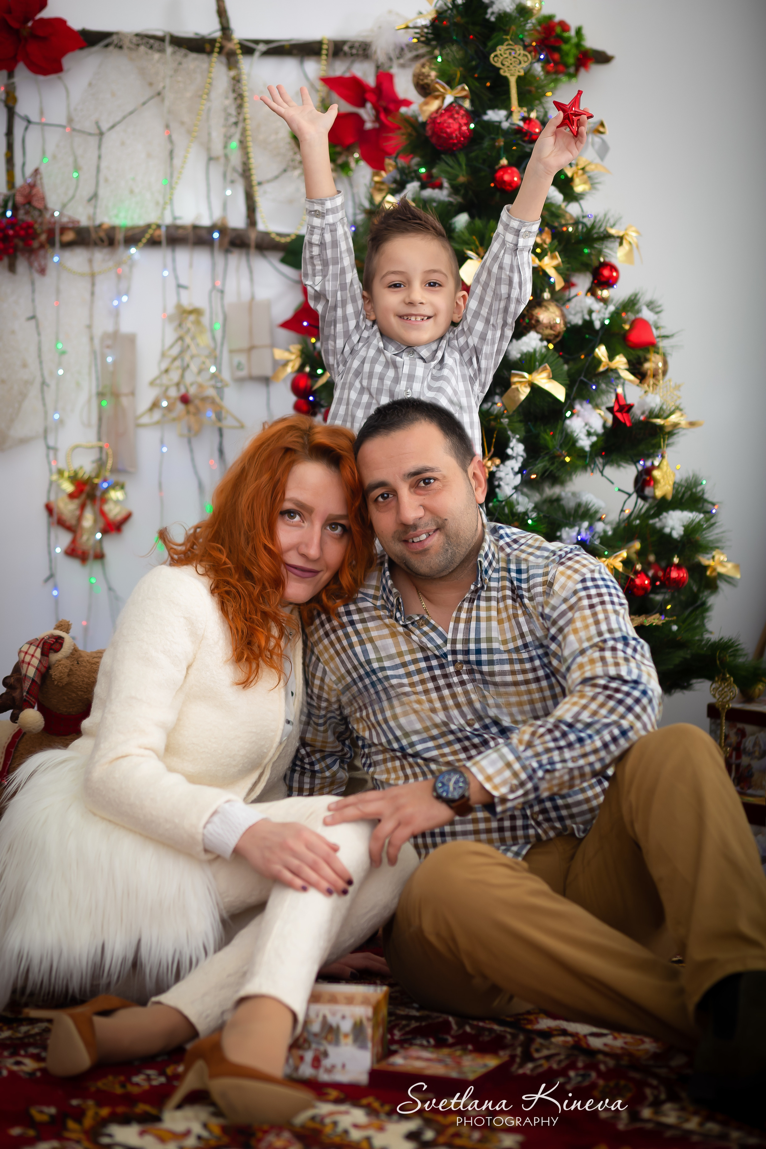 Мнения за фотограф Светлана Кънева. Фотограф Бургас. Фотосесии в студио и на открито, портрети, заснемане