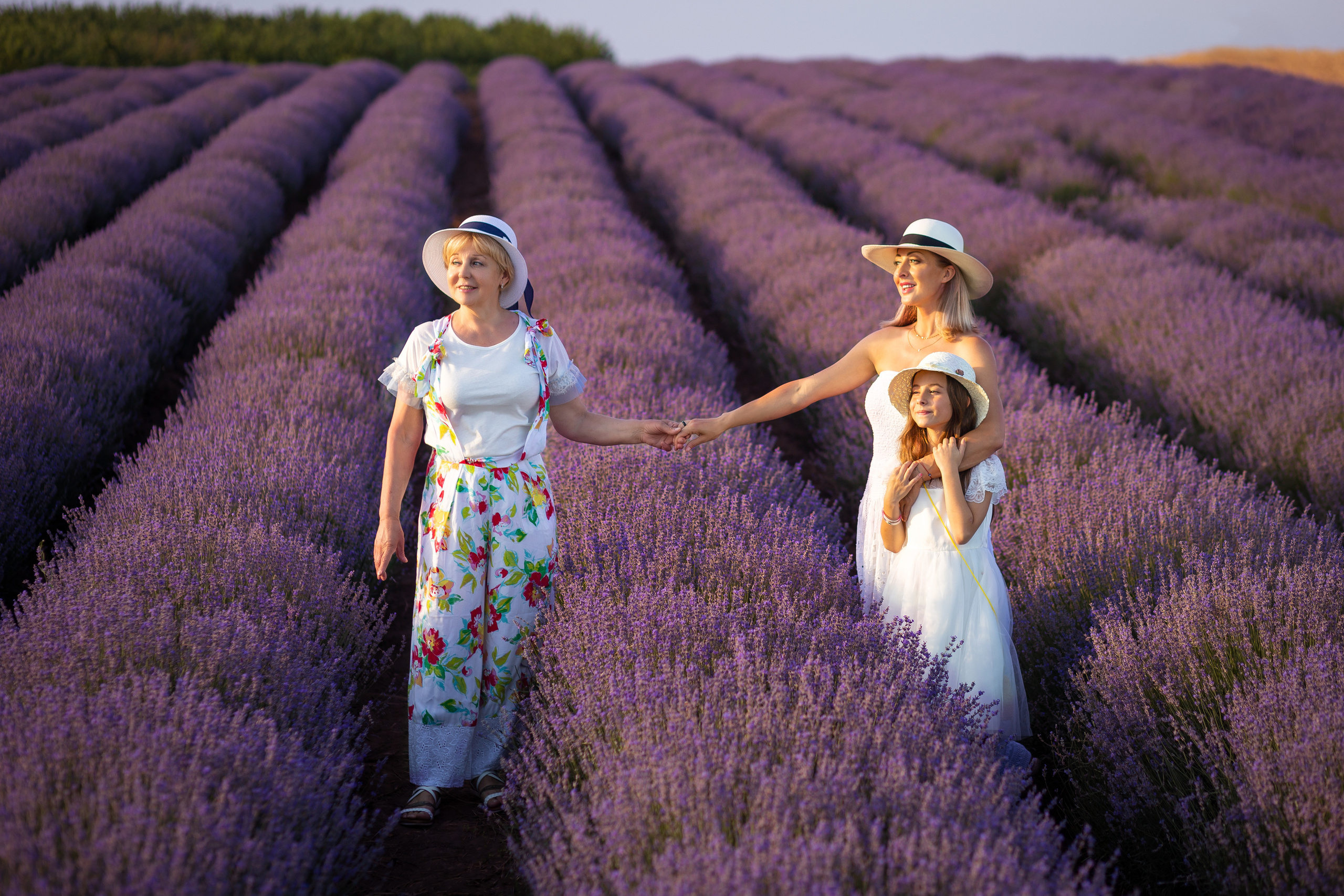 Фотосесия в лавандула,. Фотограф Бургас. Фотосесии в студио и на открито, портрети, заснемане