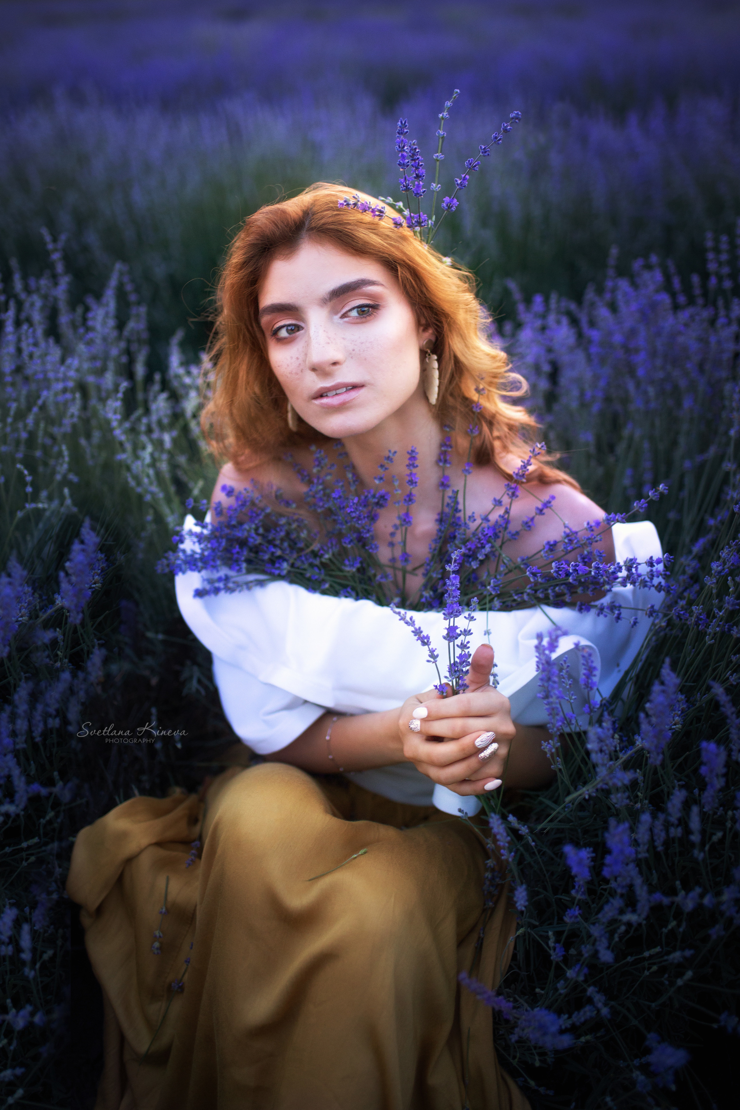 Фотосесия в лавандула,. Фотограф Бургас. Фотосесии в студио и на открито, портрети, заснемане