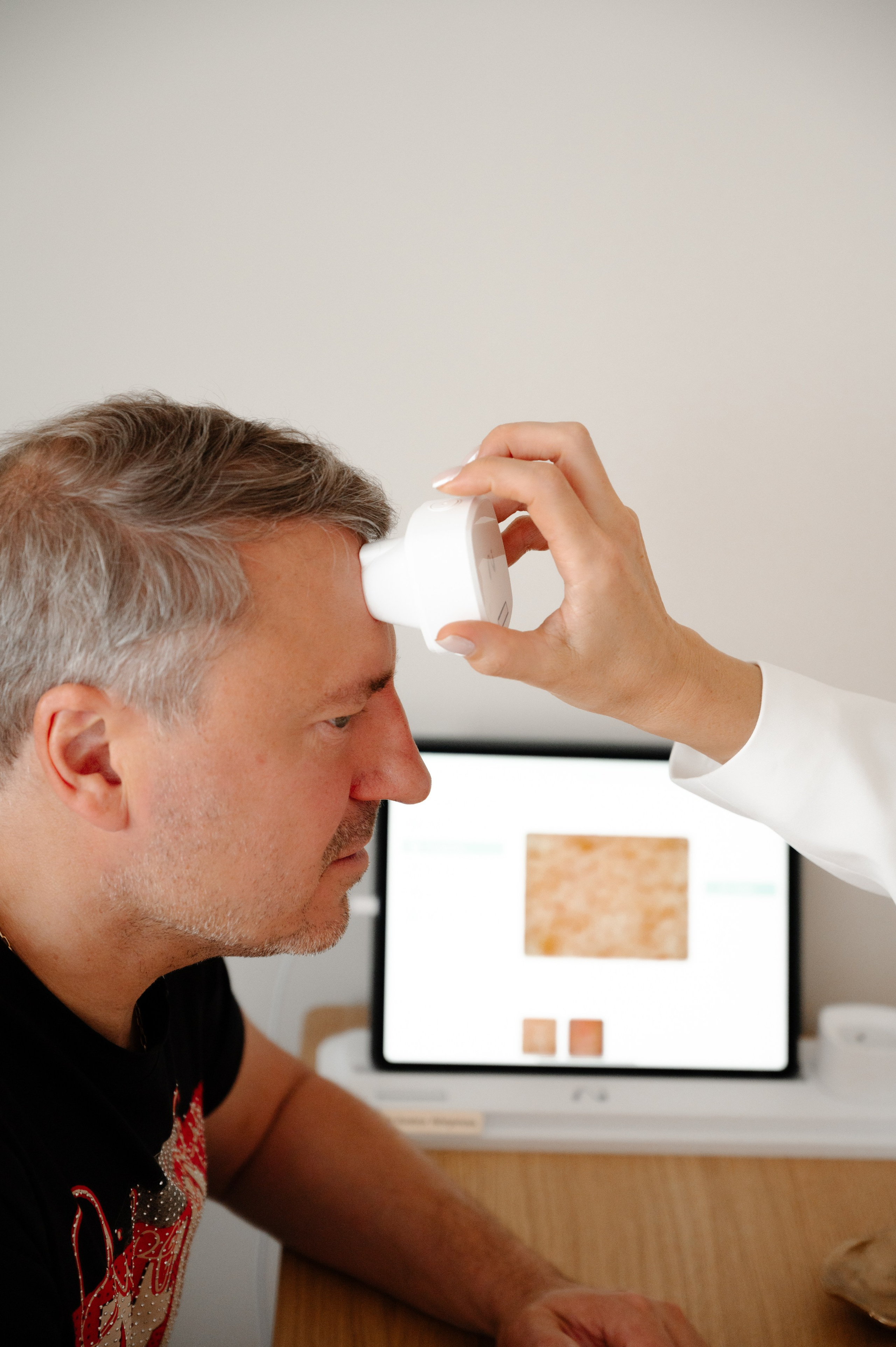 Beauty by Vovk cosmetologist in Prague. ANNA-MARIA PHOTO CONTENT CREATOR — fotograf, estét, umělec a vizuální expert na Instagram v Praze