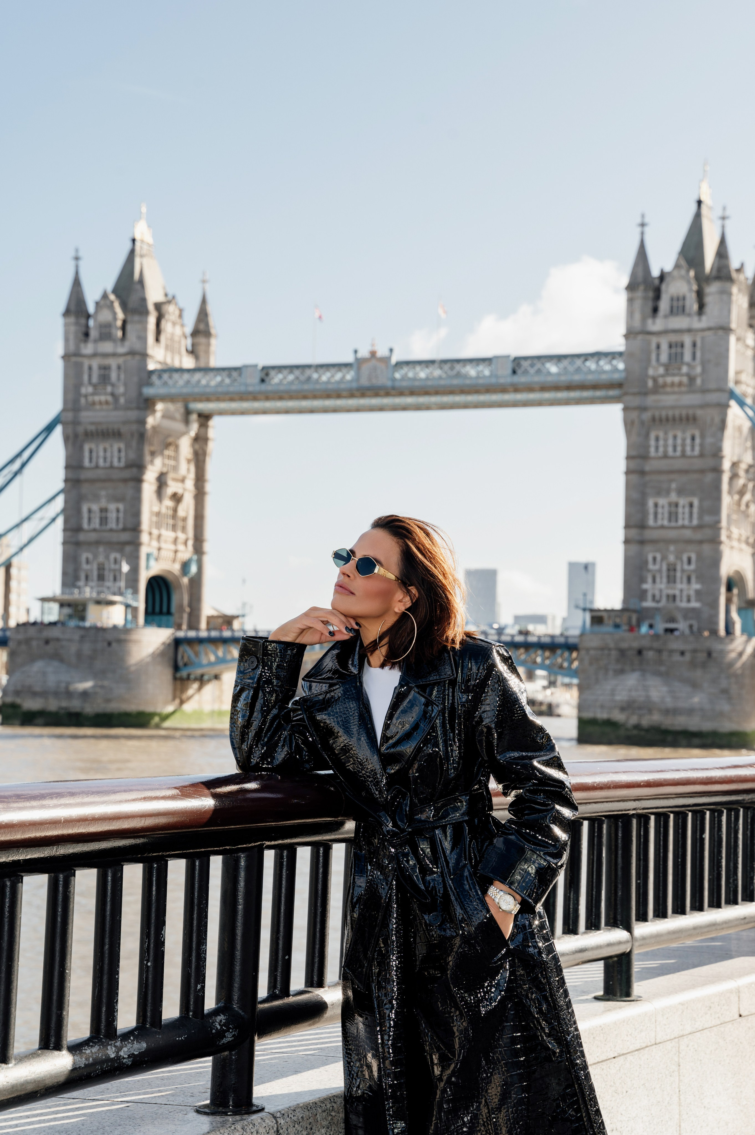 Tower Bridge+Westminster Carmela with son. FAMILY AND WEDDING PHOTOGRAPHER IN LONDON MARINA RIVA