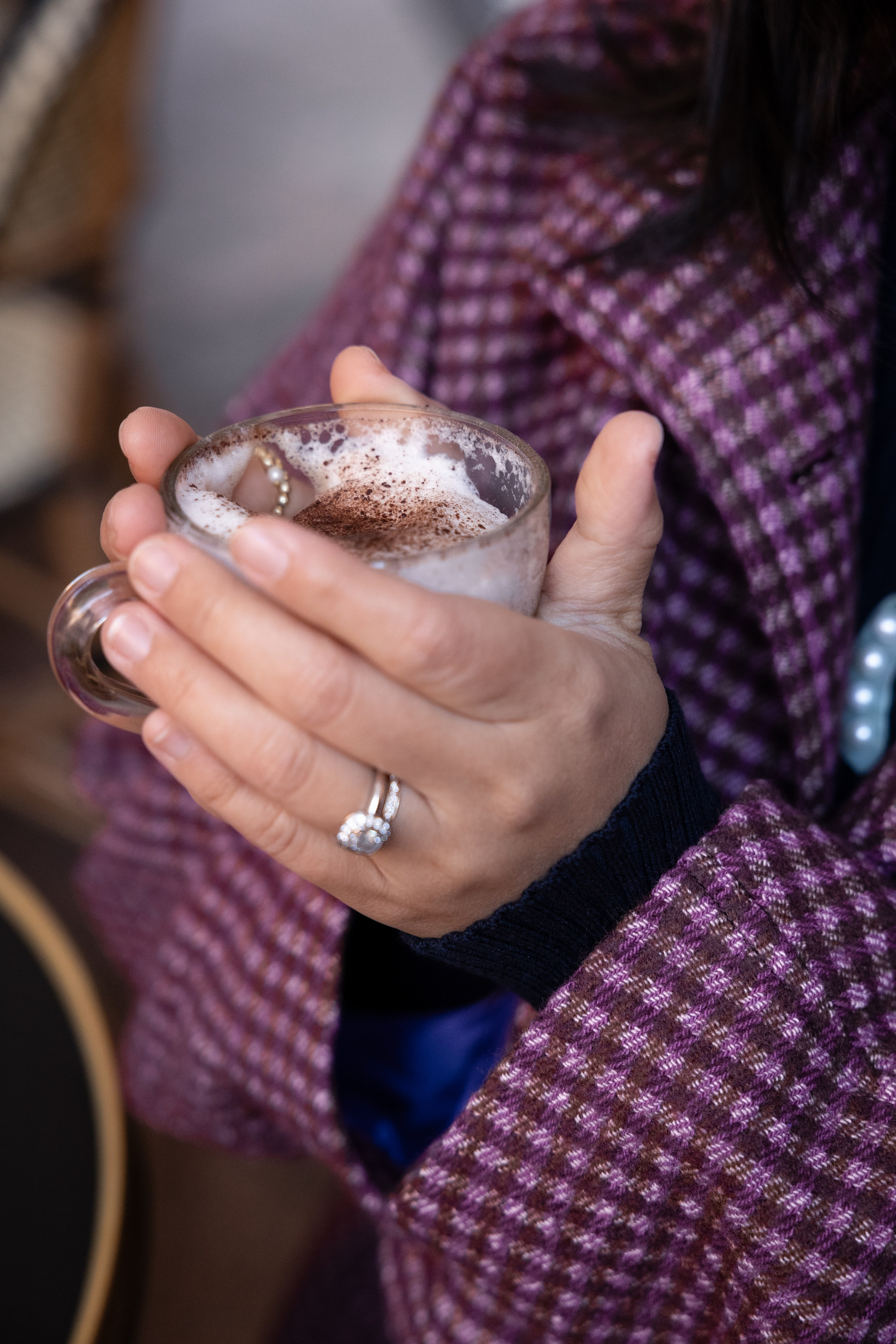 Christmas maternity photo session in Toulouse. Eugenie Smirnova — wedding, corporate and lifestyle photographer in Toulouse and Southwest France