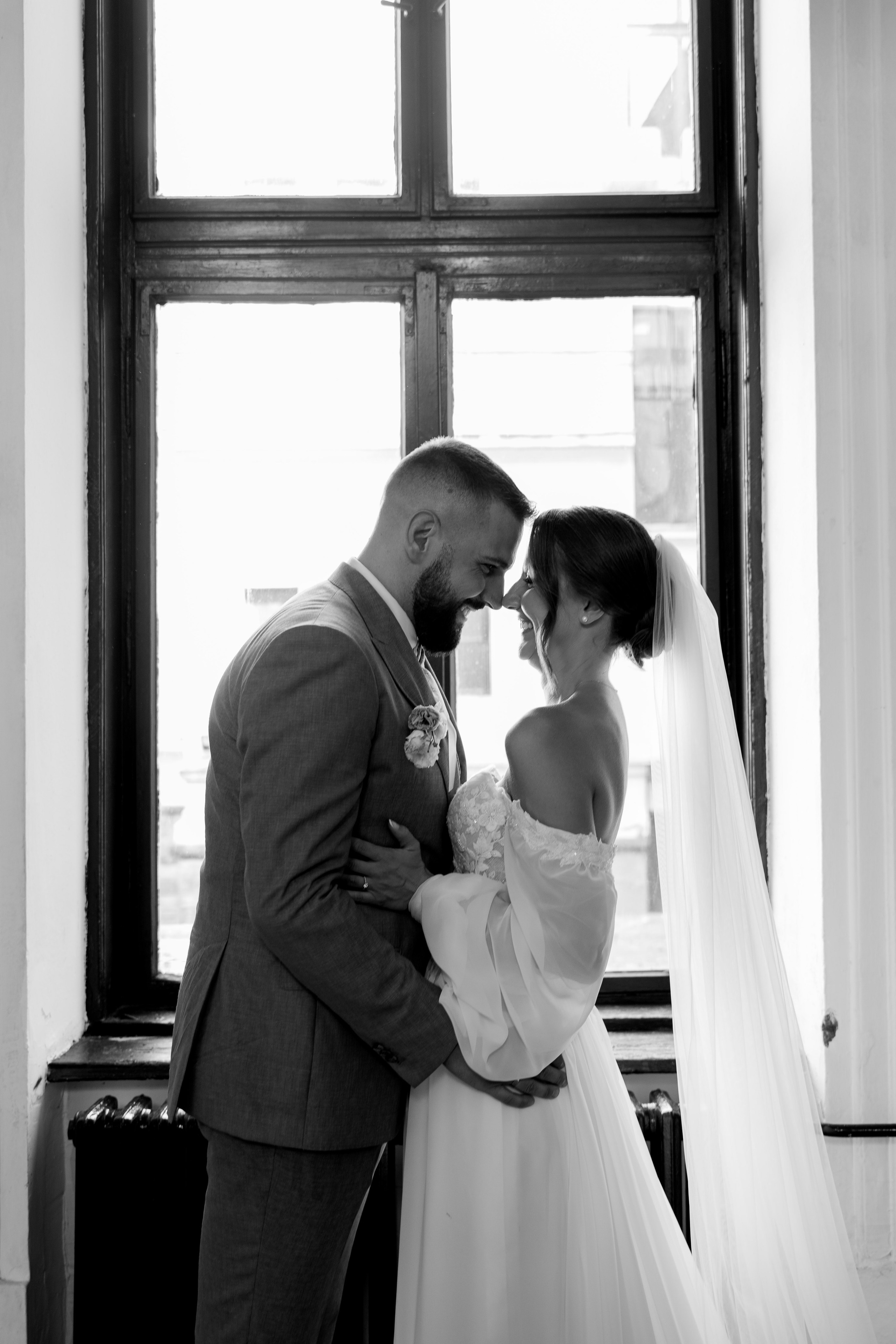 M&D|Between City Lights and Hidden Oasis. Black Sheep Produkcija| Wedding Photography and Wedding Films, based in Kragujevac, Europe / Fotograf i videograf, Kragujevac, Srbija