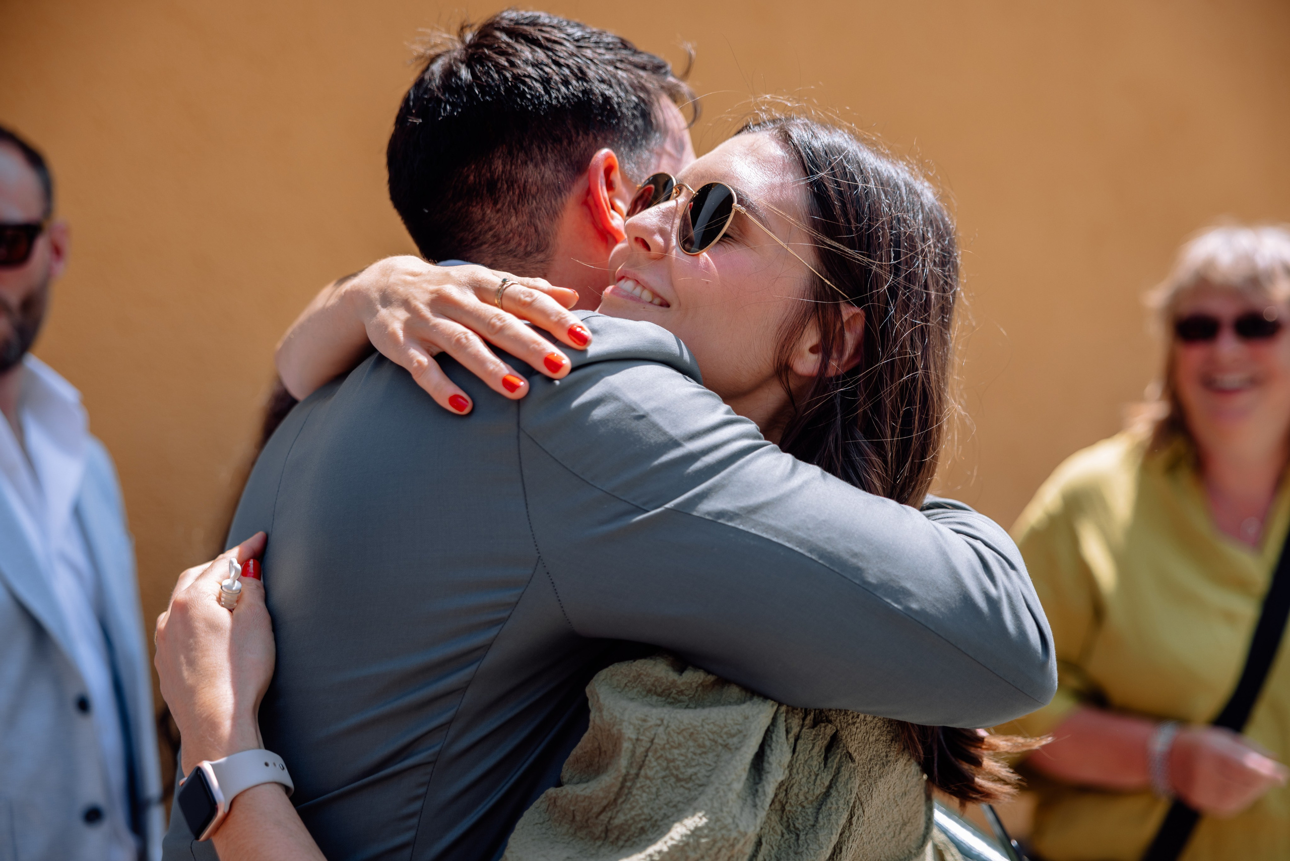 Sommerliche Hochzeitsfotos im Standesamt Mandlstraße & Schwabing. Hochzeitsfotograf München Taufe Familienfotograf Tanja Mauke