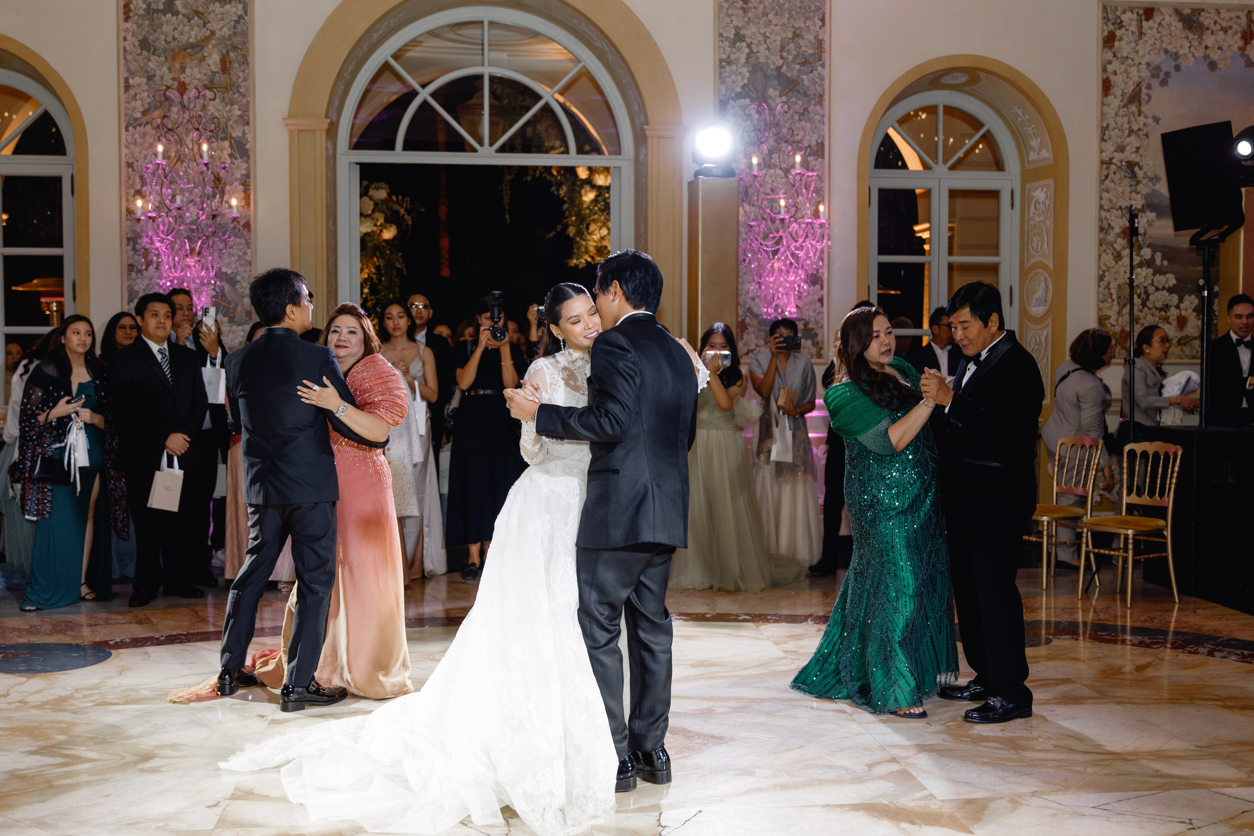 Wedding photographer Italy Rome, Tuscany, Lake Como, Sicily, Puglia. Wedding Photographer Rome Tuscany Como Sicily Puglia Amalfy Italy- Oksana Savenchuk